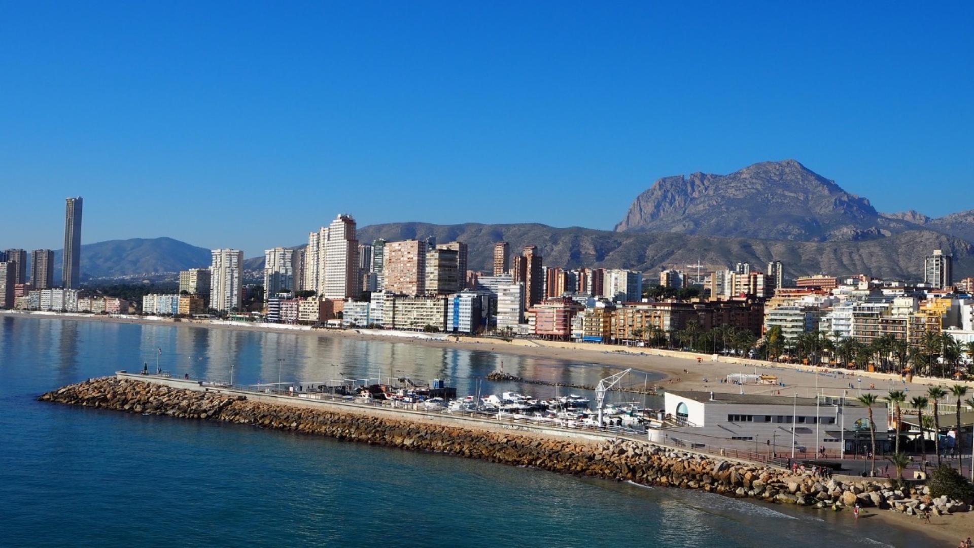 Finestrat & Sierra Cortina — Mountain village above Benidorm with sweeping bay views, luxury villas, and the premium Sierra Cortina golf and residential resort.