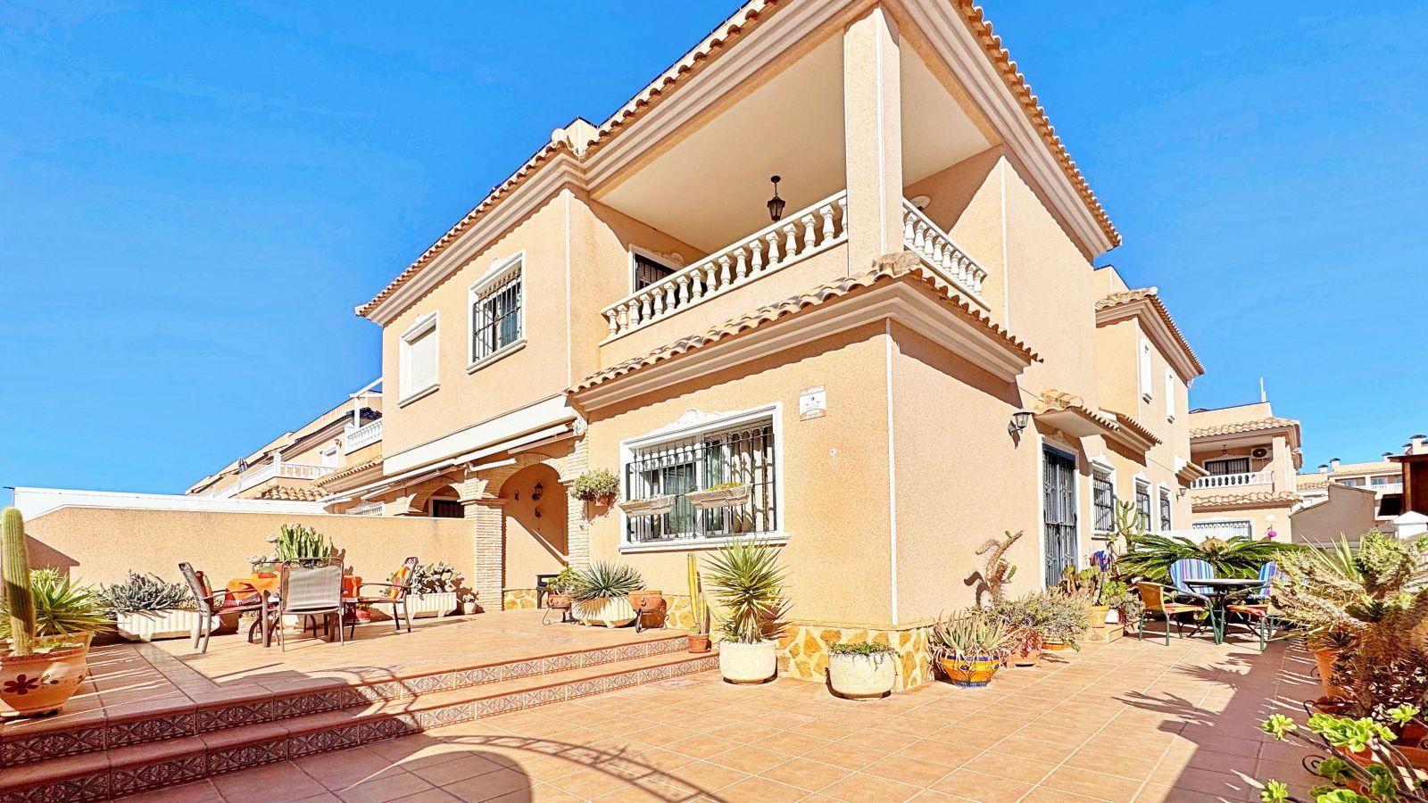 Townhouse in Orihuela Costa — image 2
