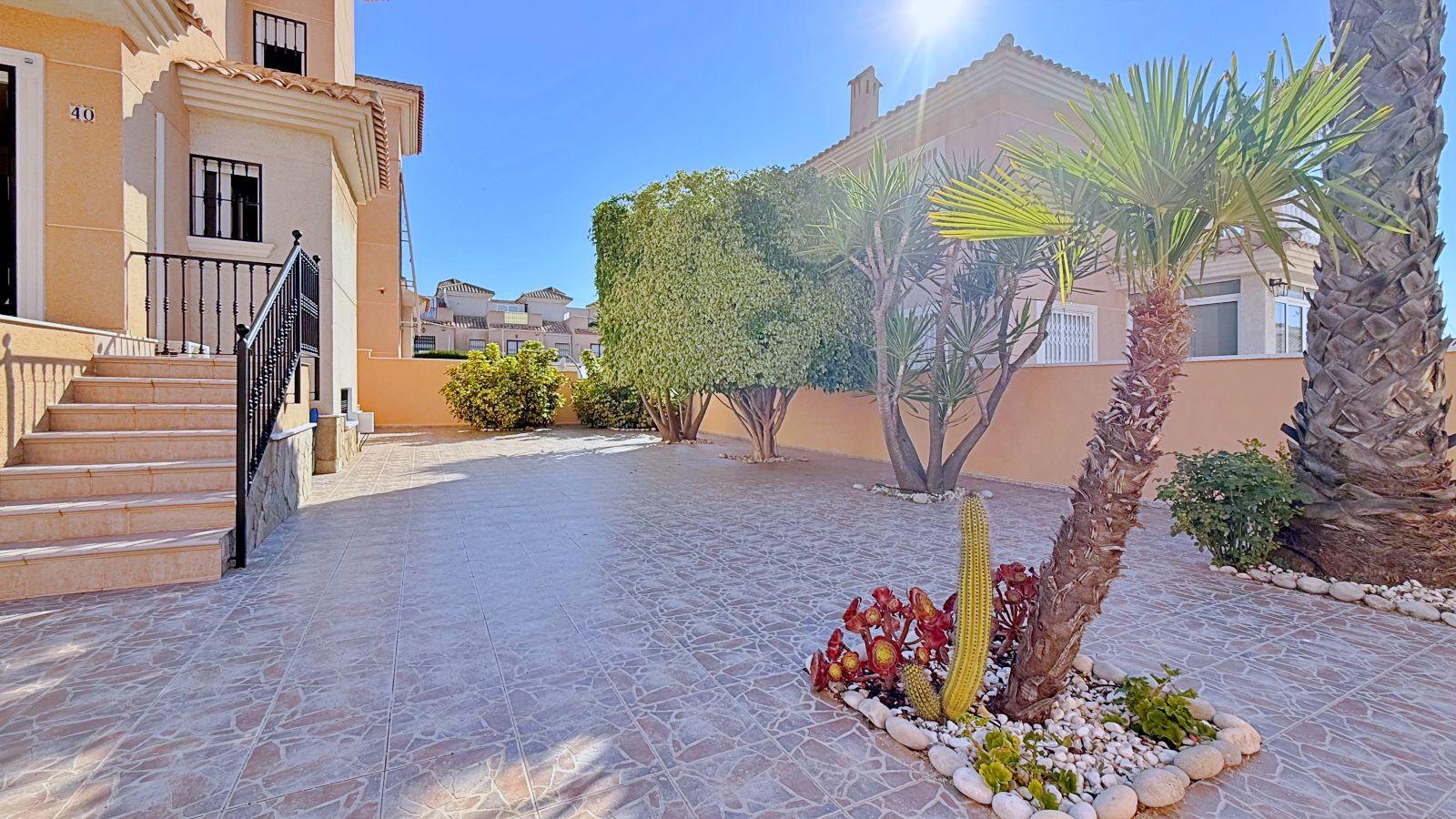 Villa in Orihuela — image 3