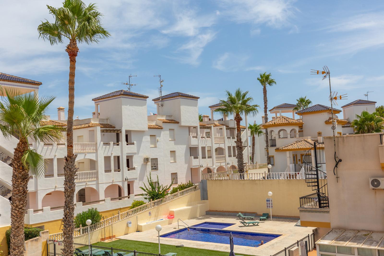 Apartment in Orihuela — image 1