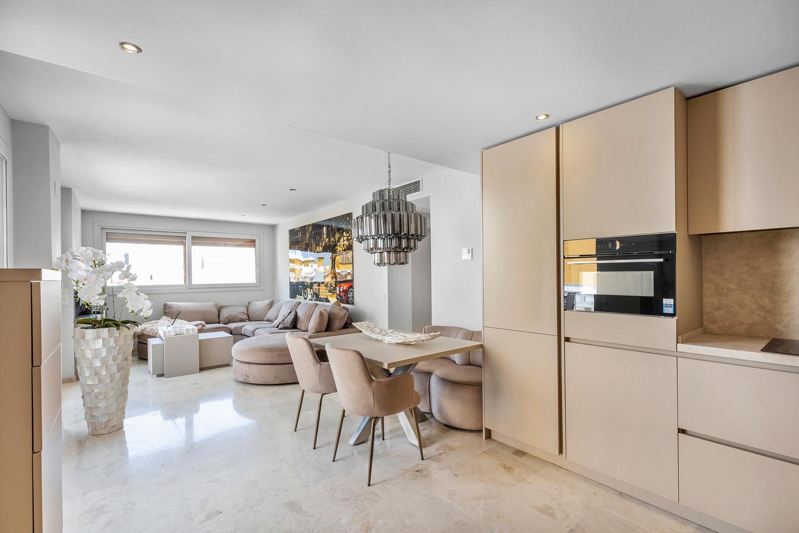 Apartment in Torrevieja — image 2