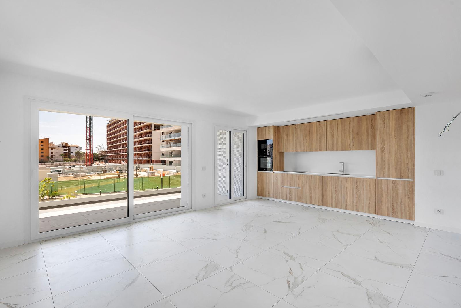 Apartment in Torrevieja — image 3