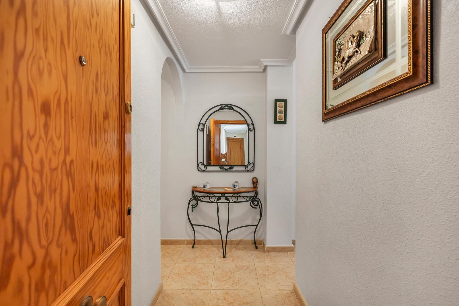Apartment in Torrevieja — image 3
