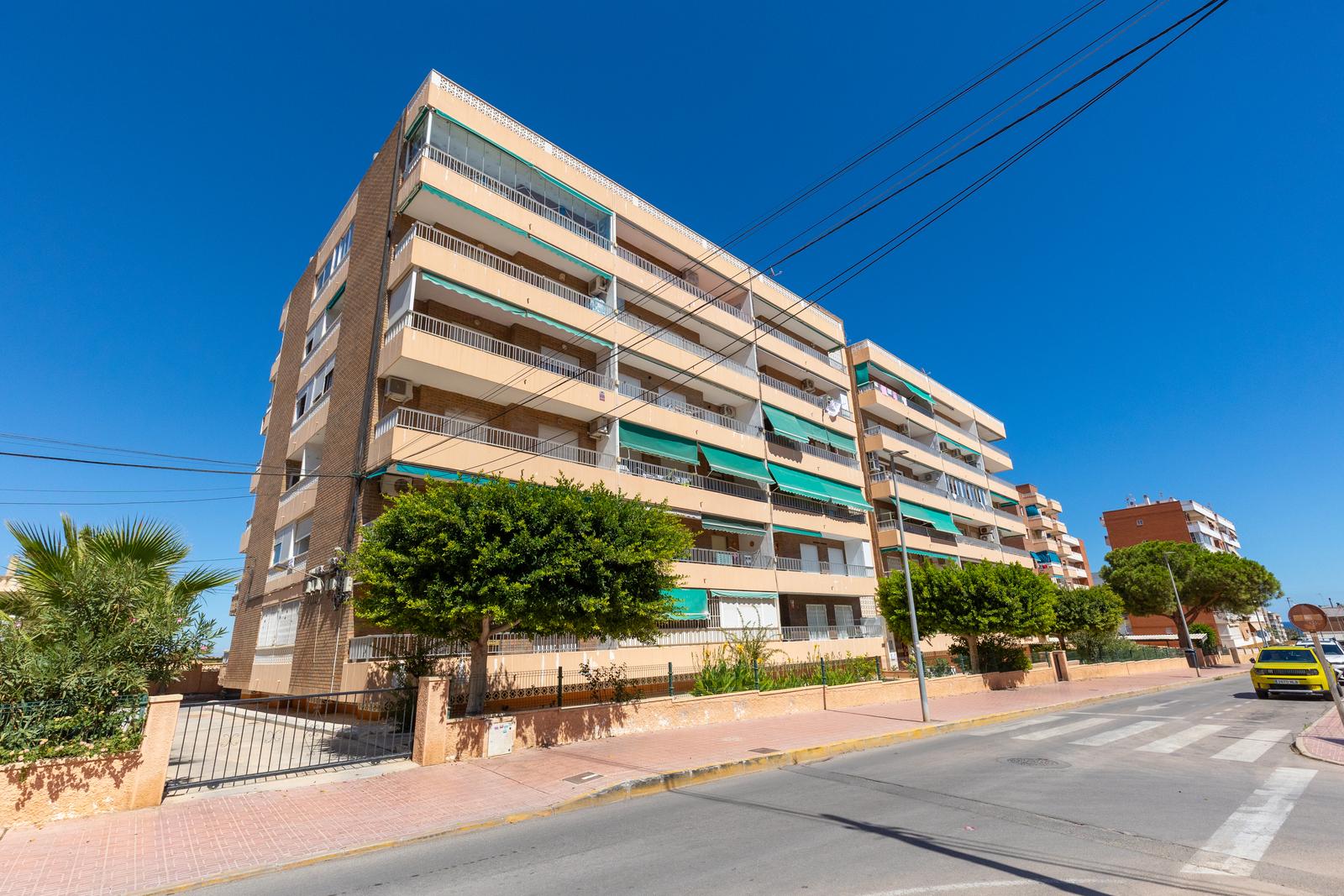 Apartment in Torrevieja — image 2