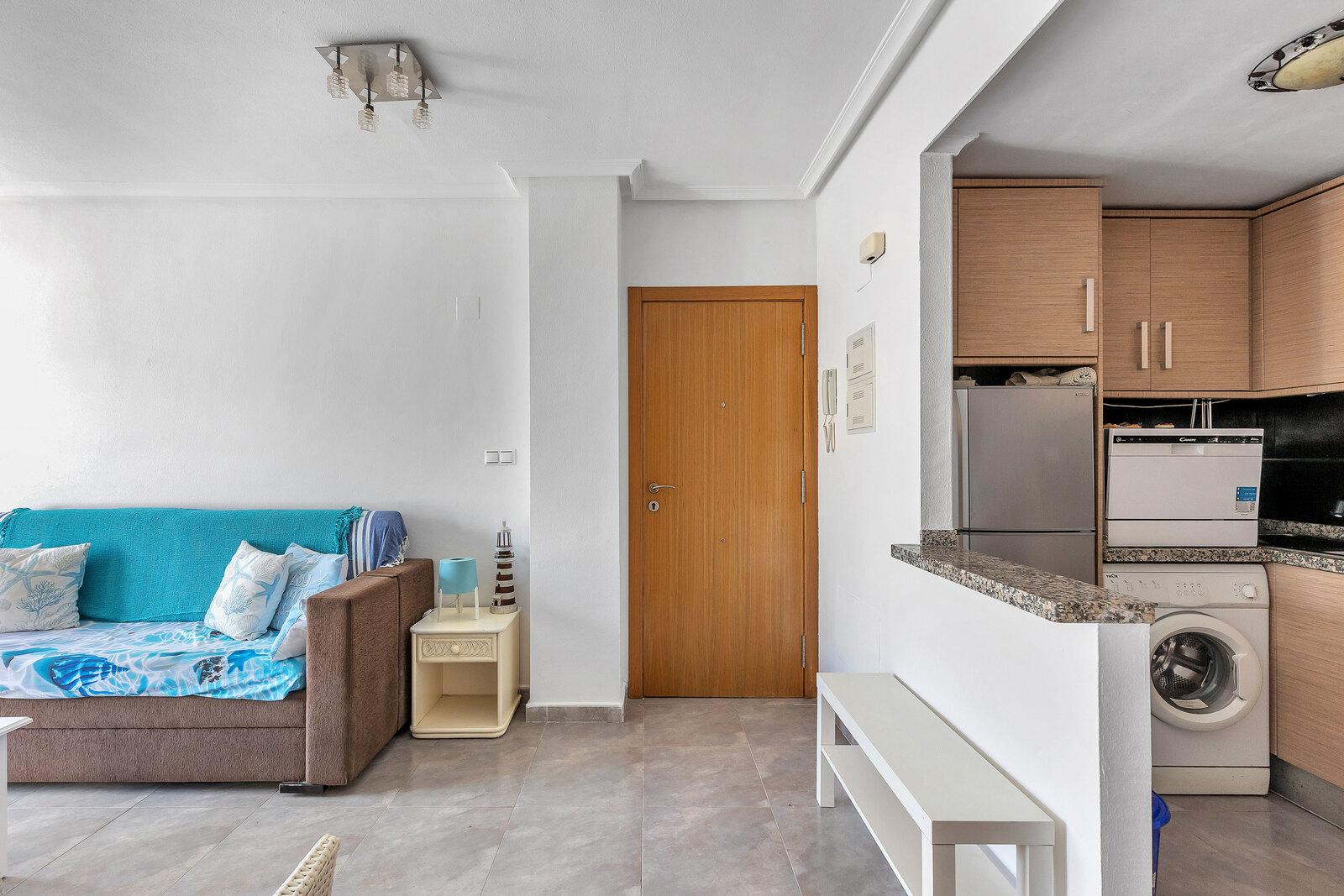 Apartment in Torrevieja — image 3