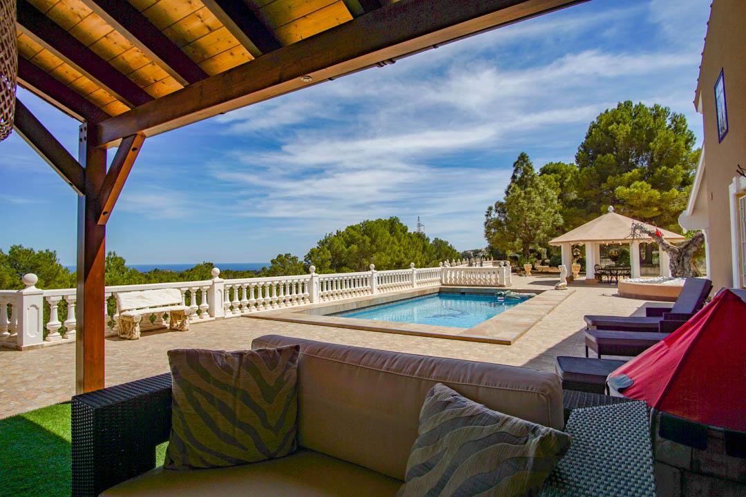 Villa in La Nucia — image 2
