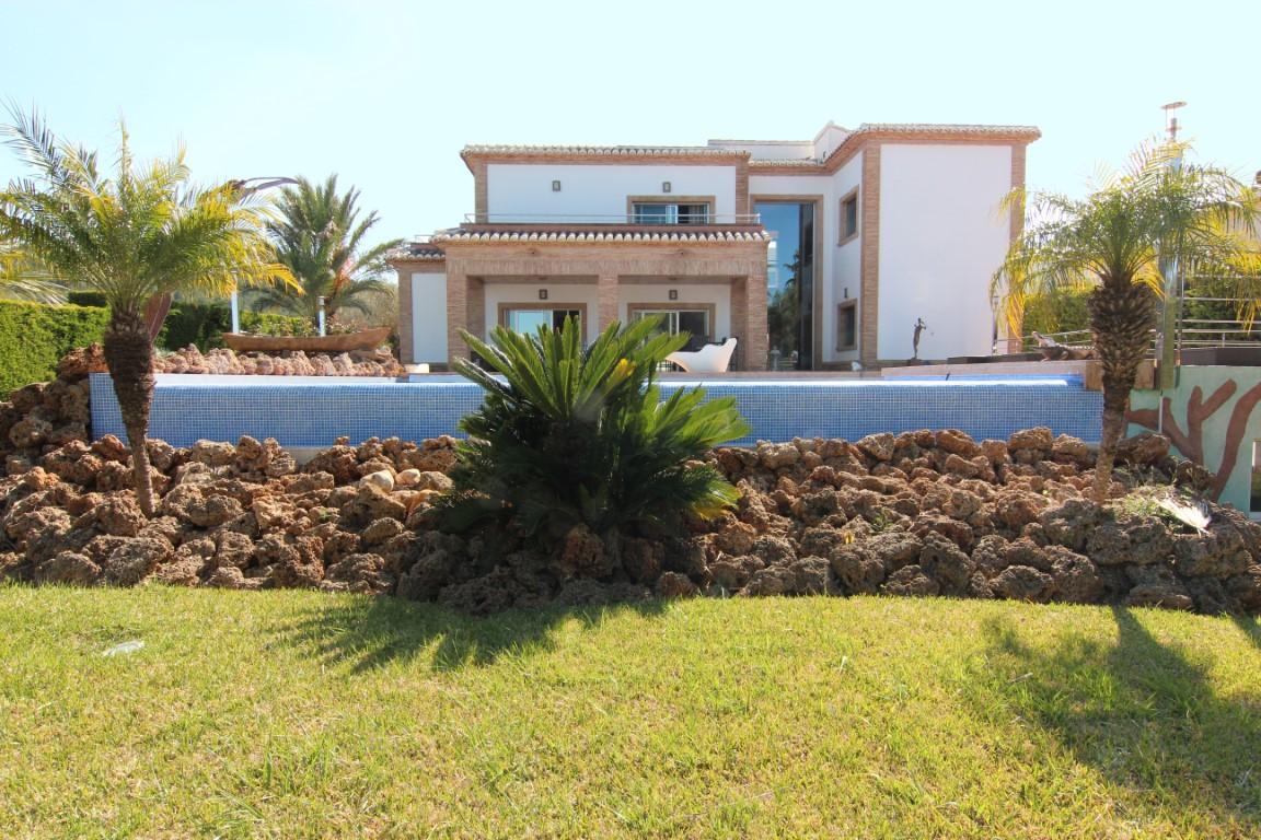 Villa in Javea — image 1