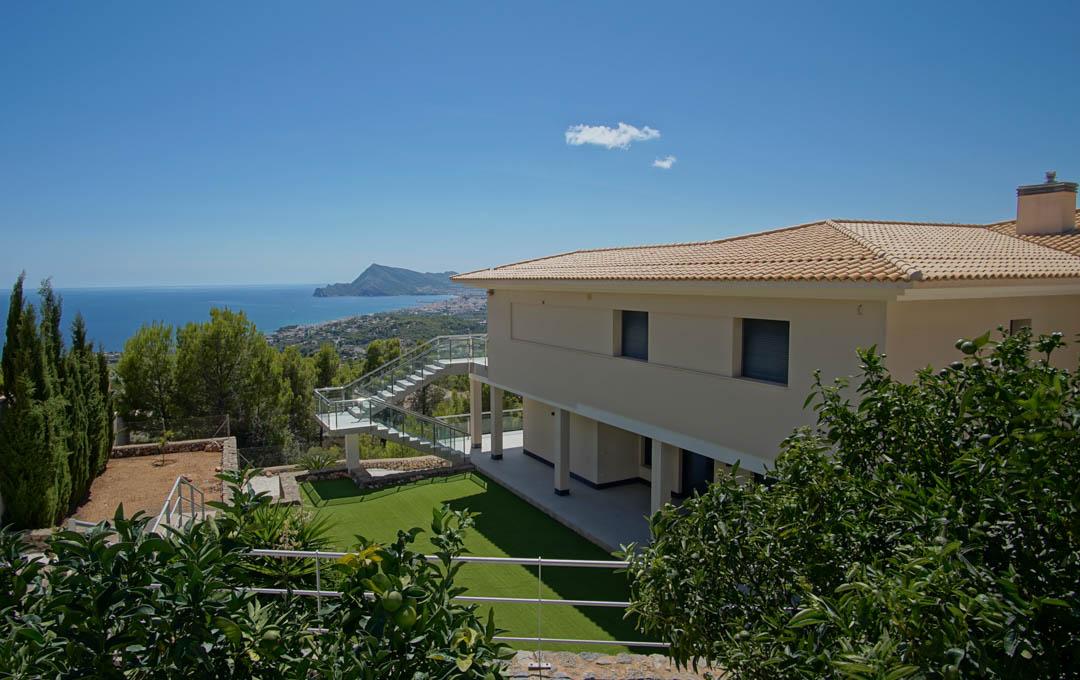 Villa in Altea — image 1
