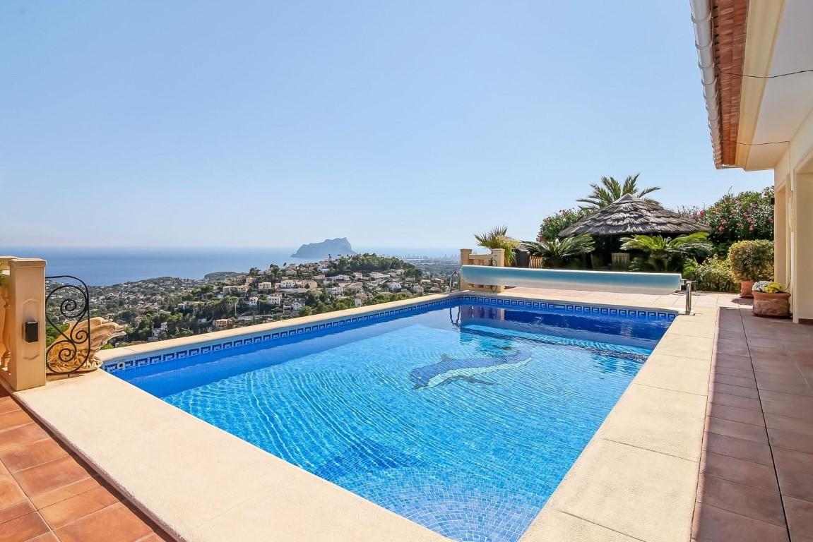 Villa in Moraira — image 1