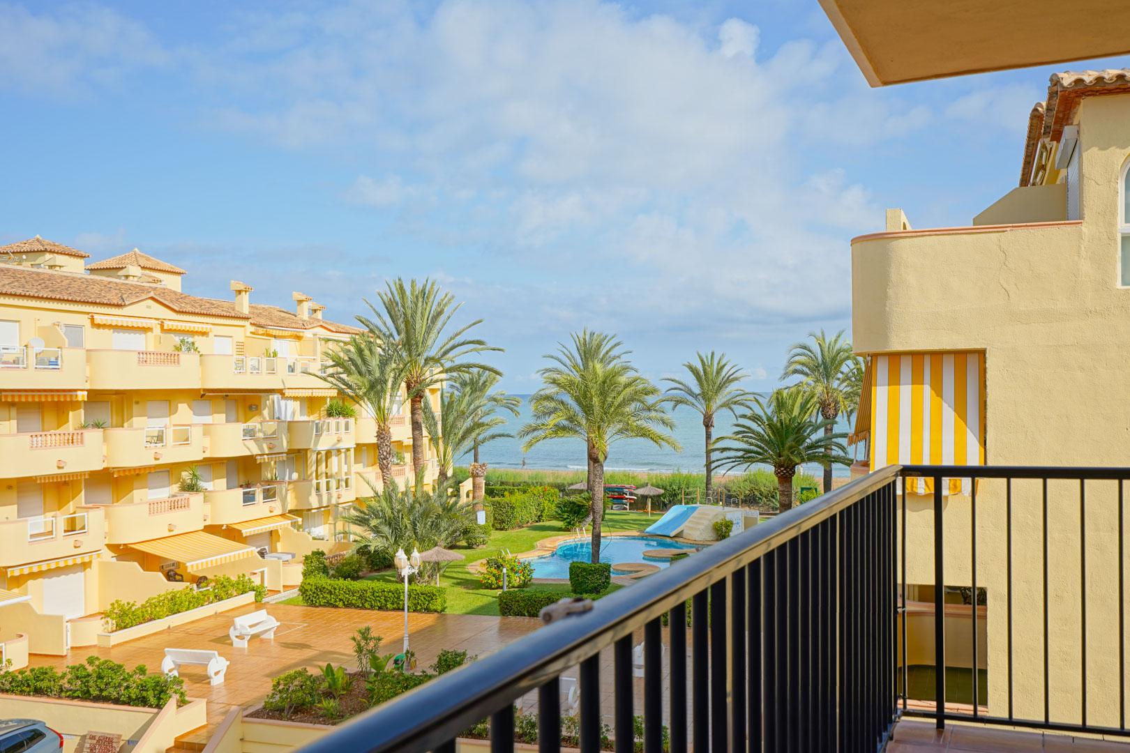 Apartment in Denia — image 2