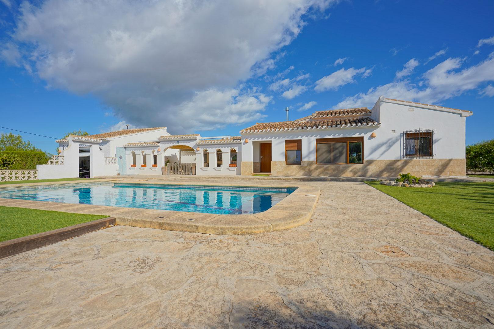 Villa in Javea — image 1