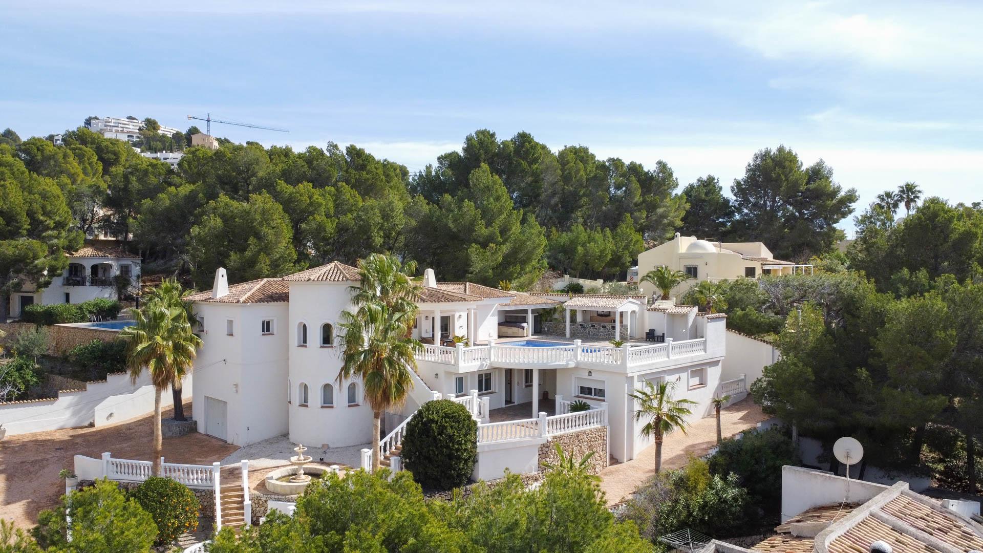 Villa in Altea — image 1