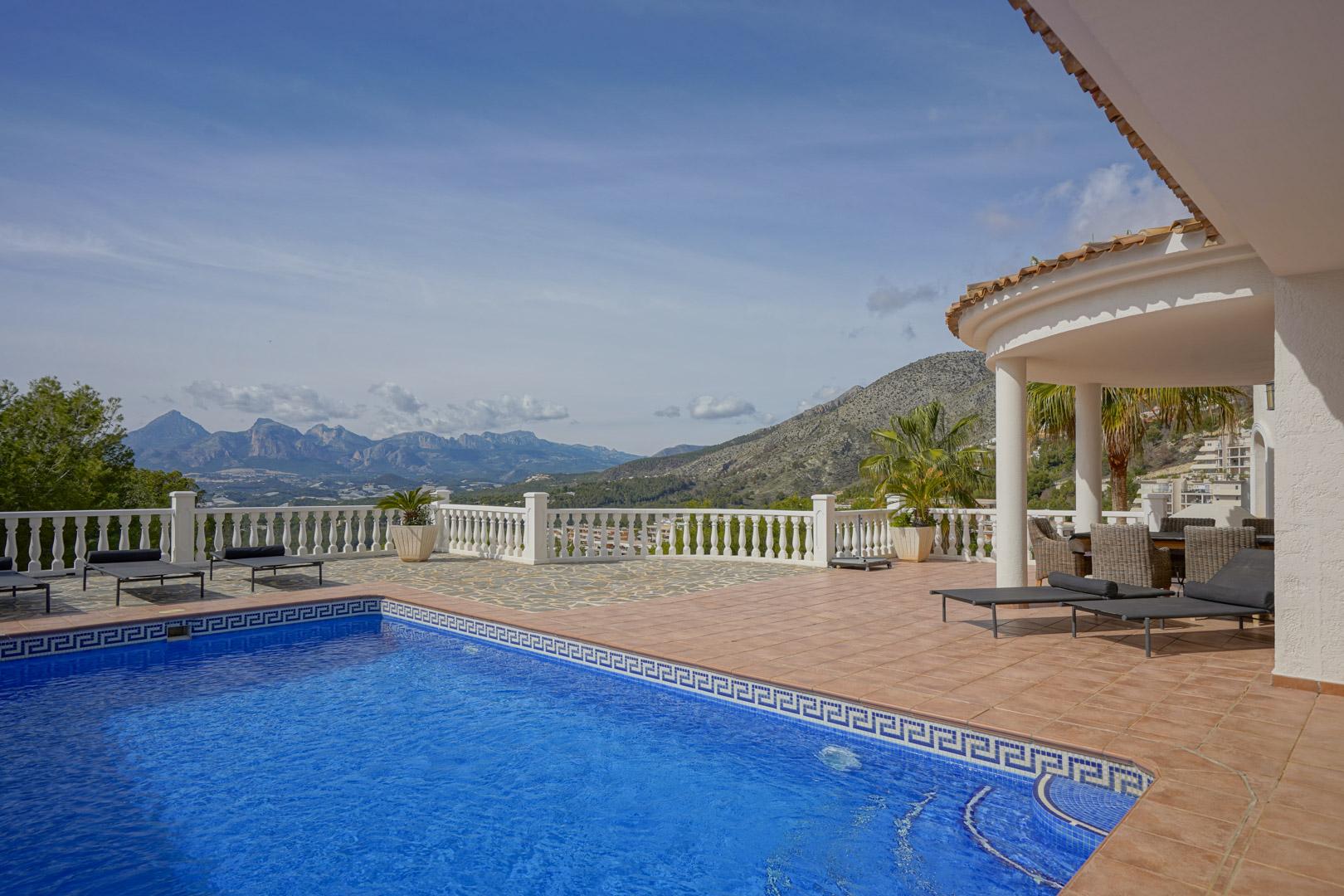 Villa in Altea — image 2