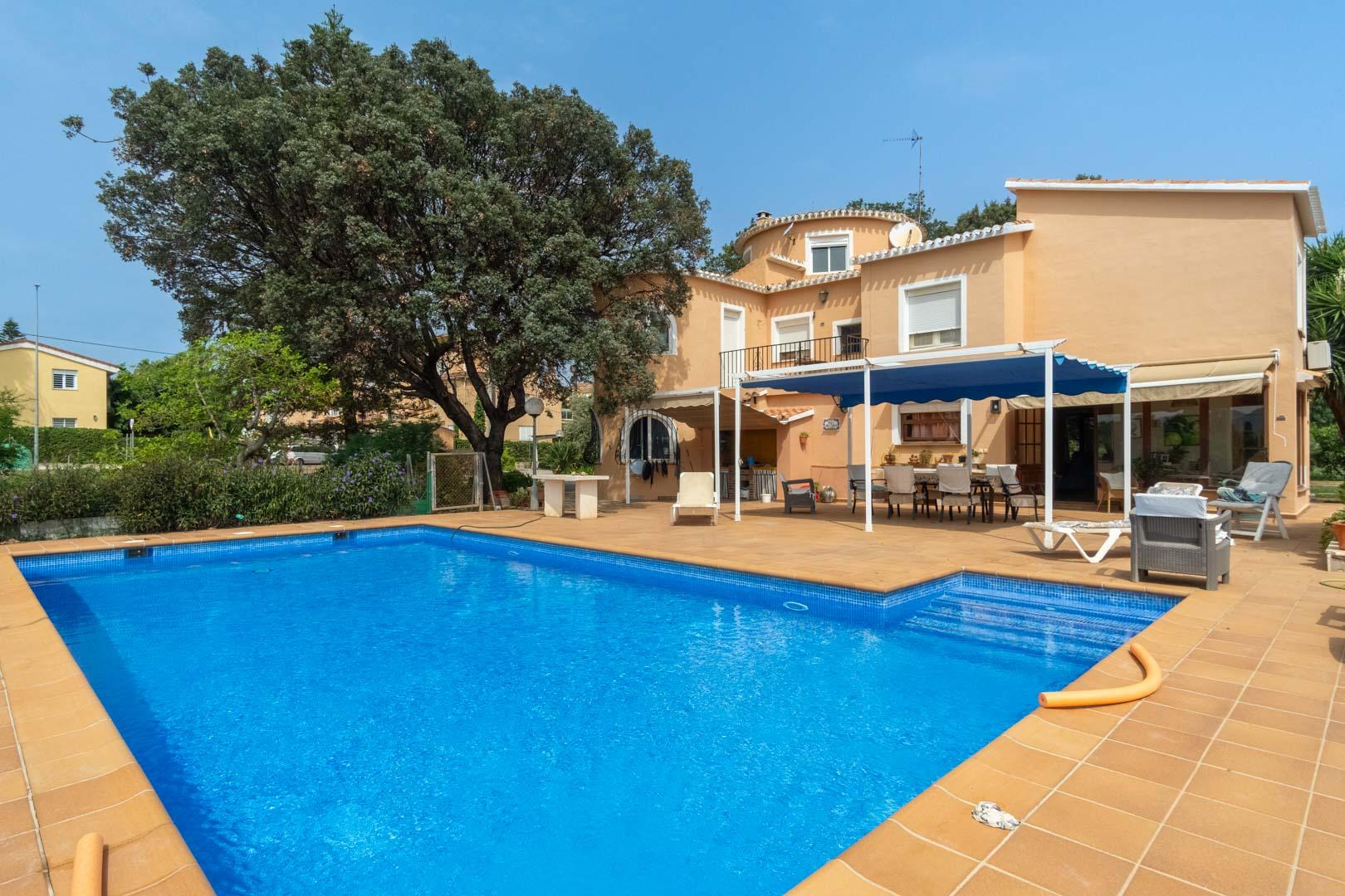 Villa in Denia — image 2