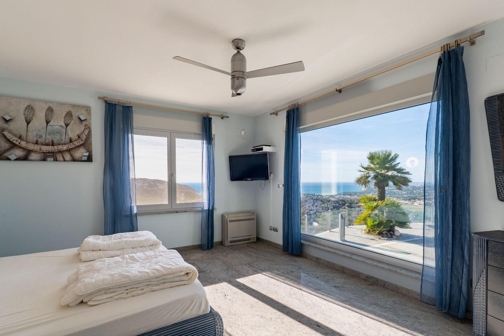 Villa in Moraira — image 2