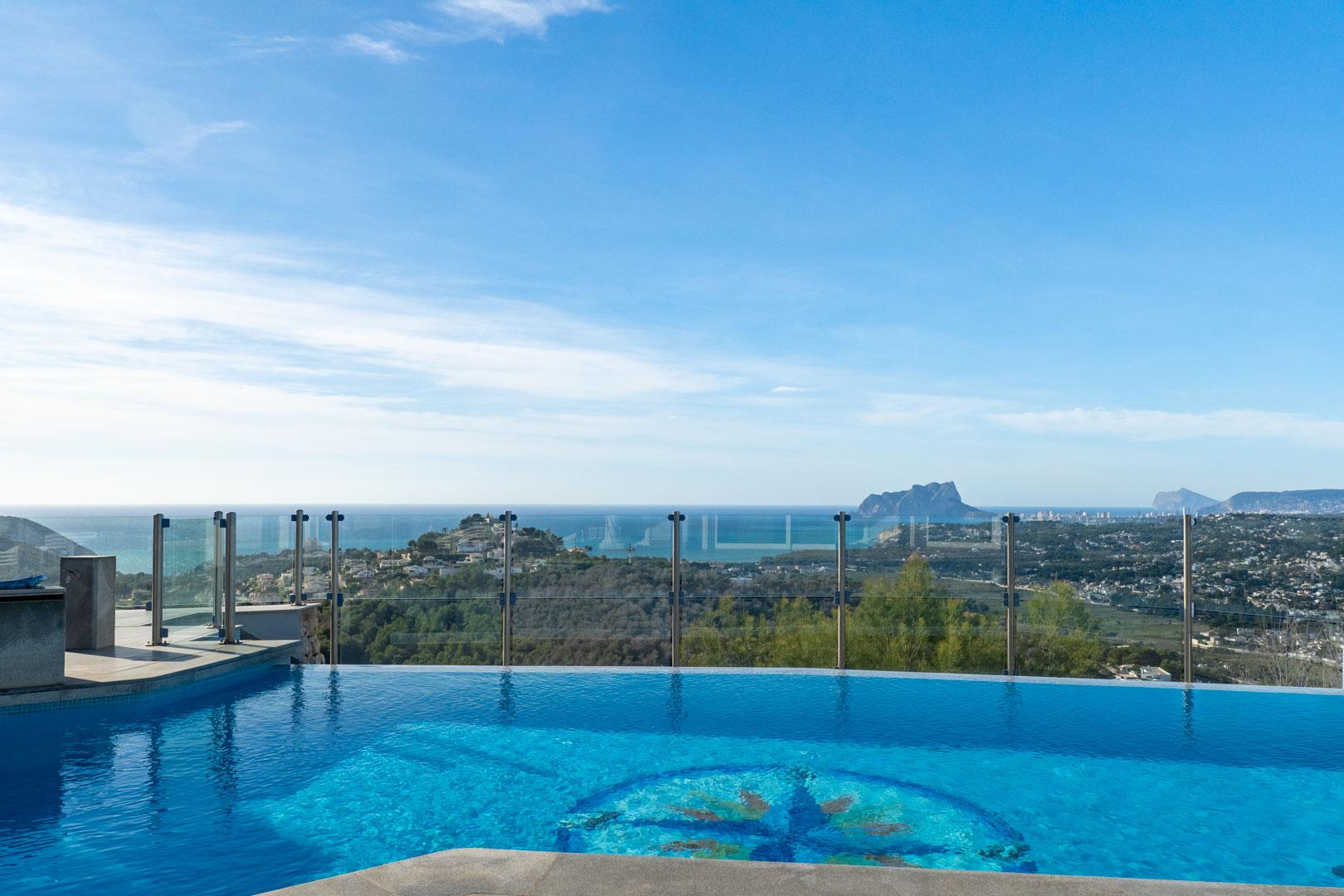 Villa in Moraira — image 1