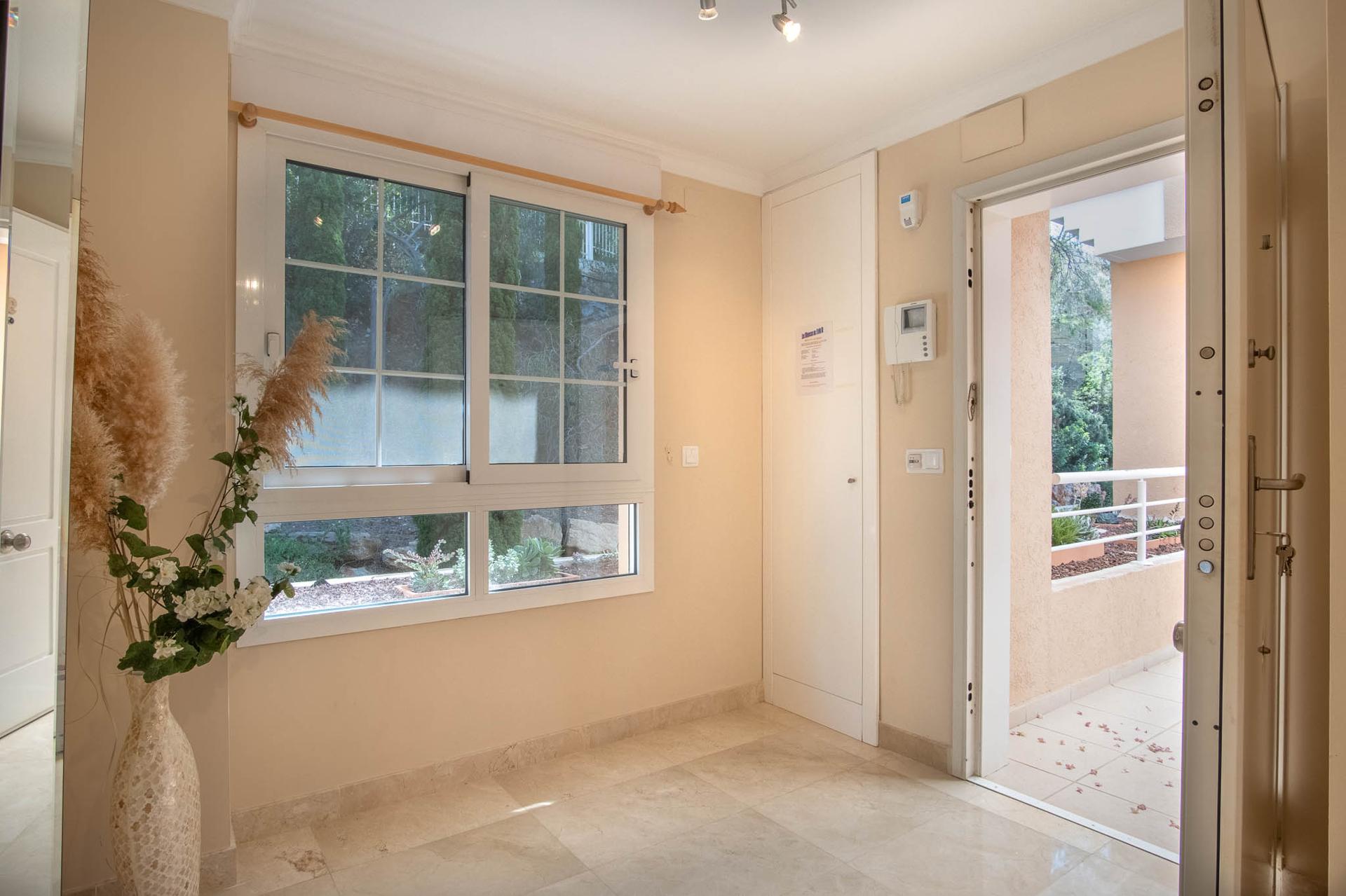 Apartment in Pedreguer — image 3