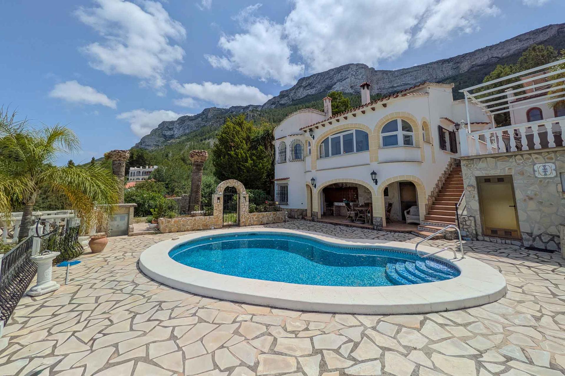 Villa in Denia — image 3