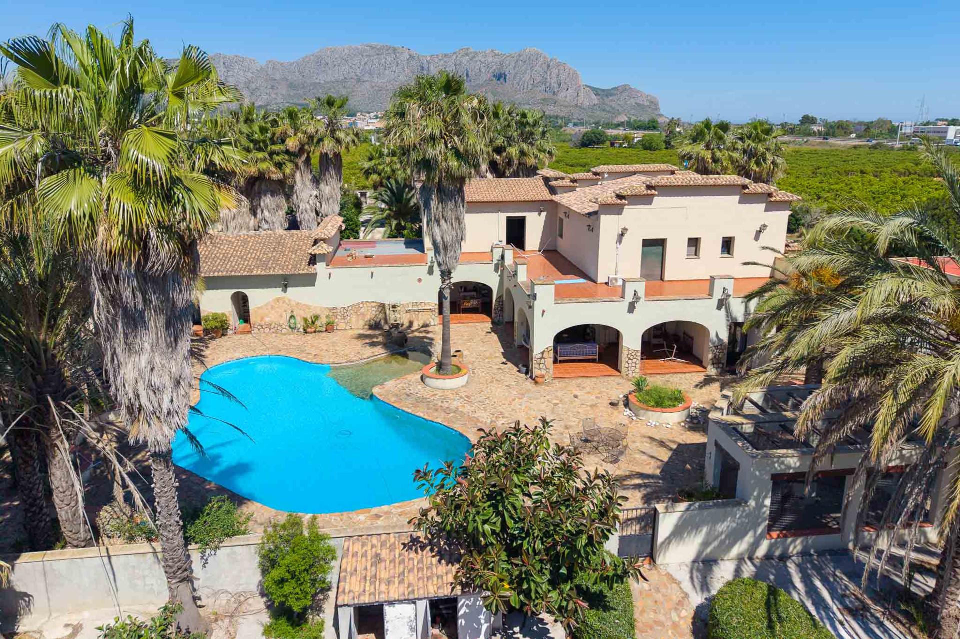 Villa in Ondara — image 1