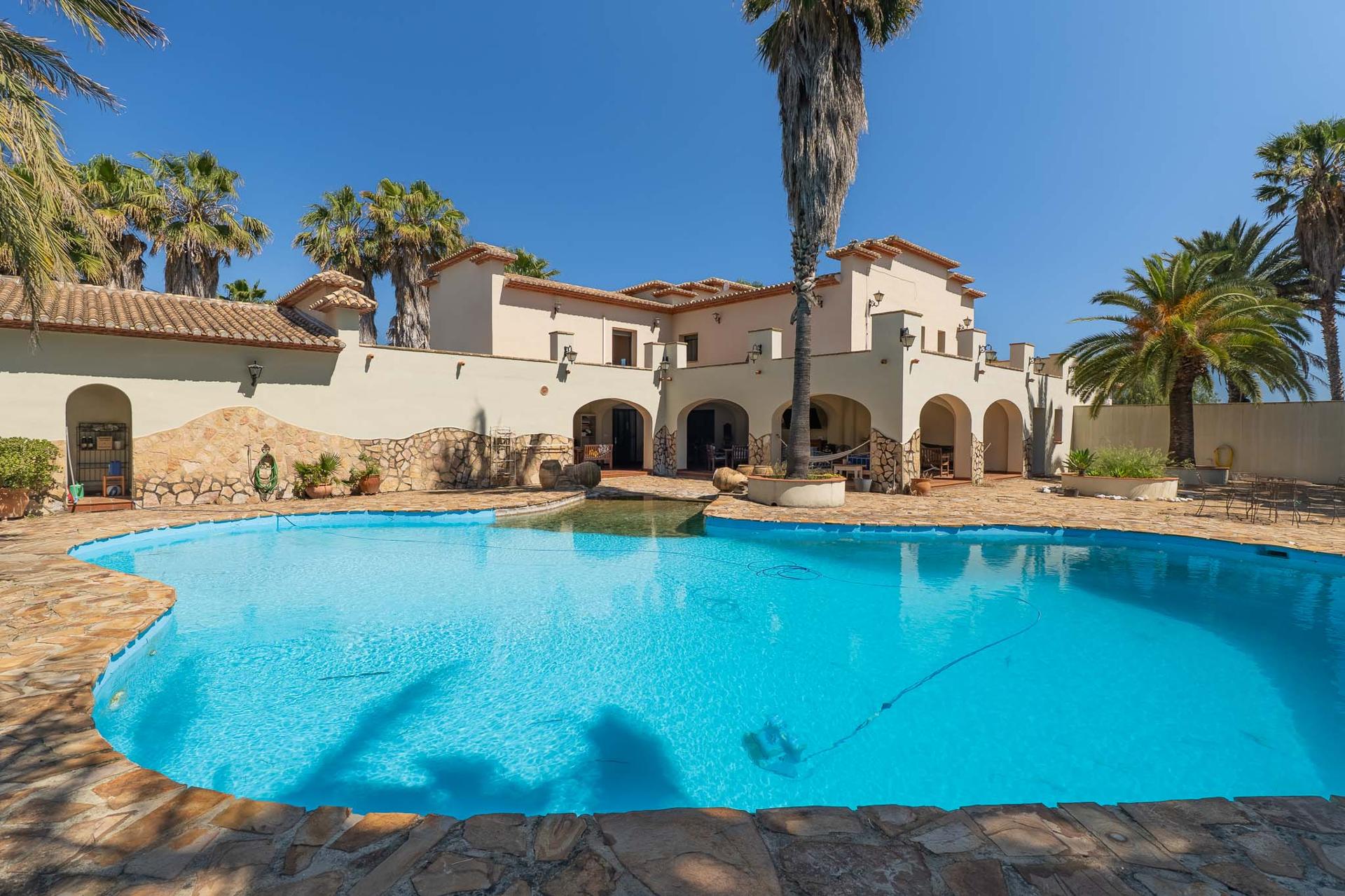 Villa in Ondara — image 2
