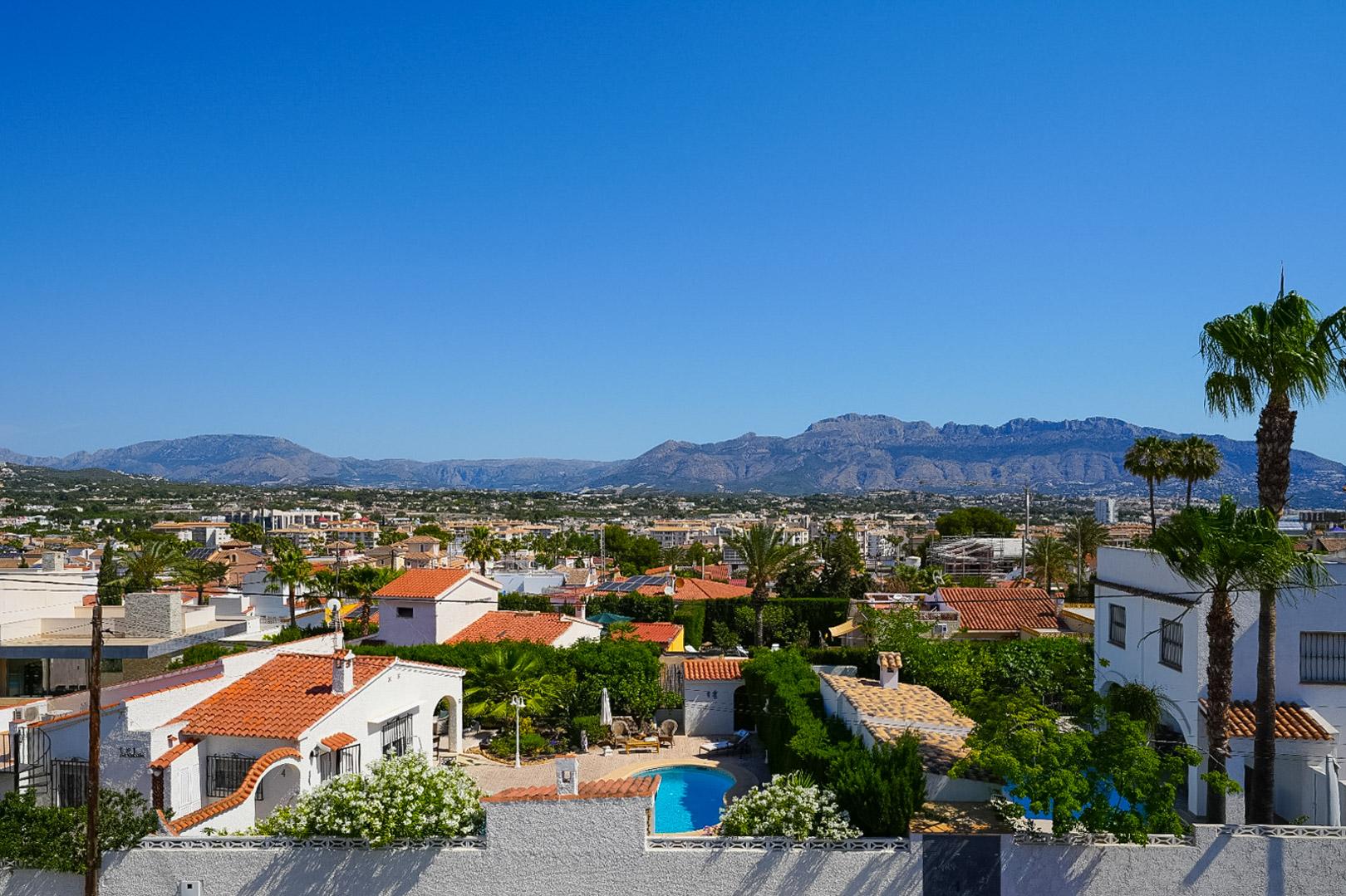 Villa in Albir — image 2