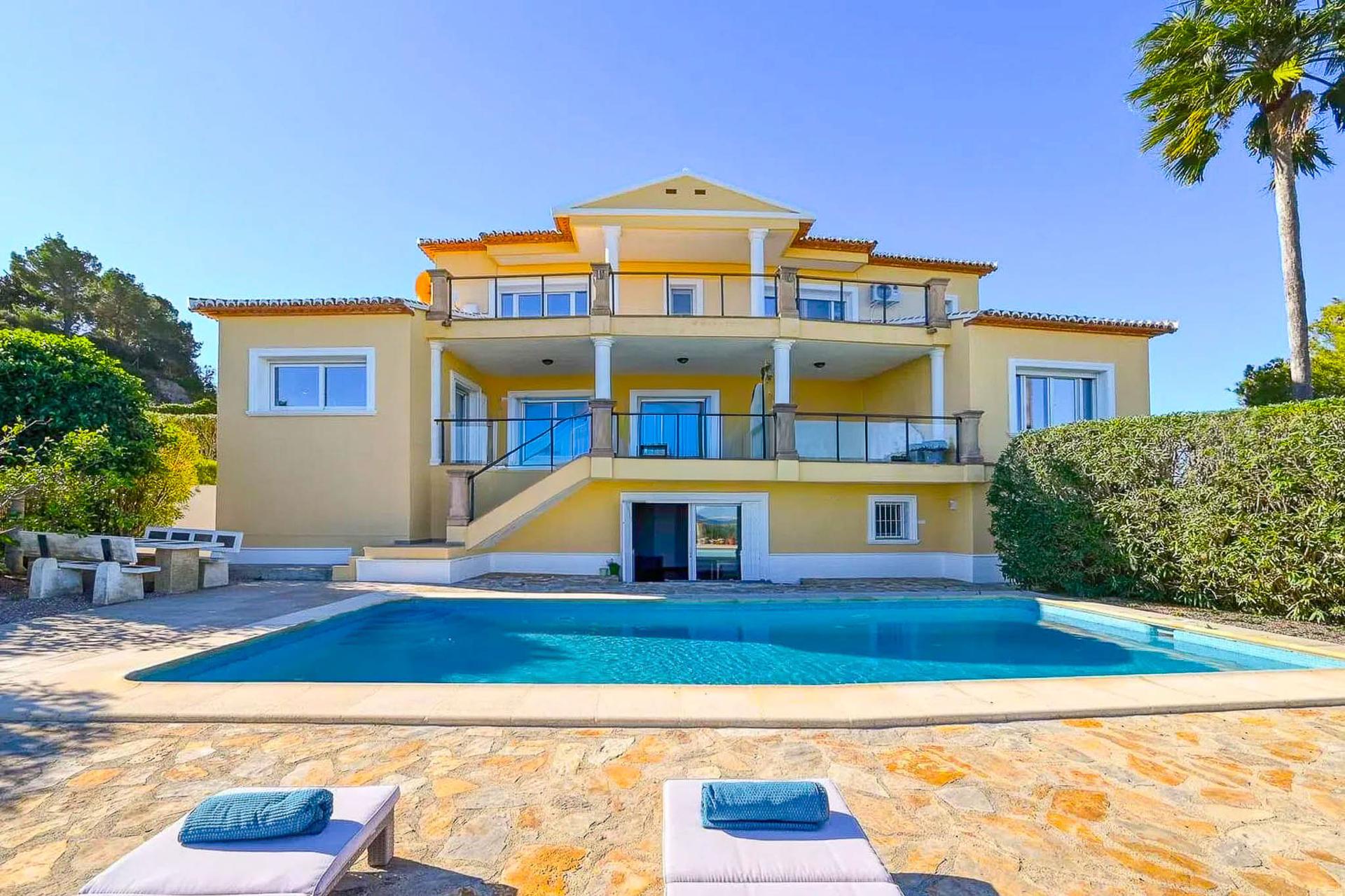 Villa in Javea — image 1