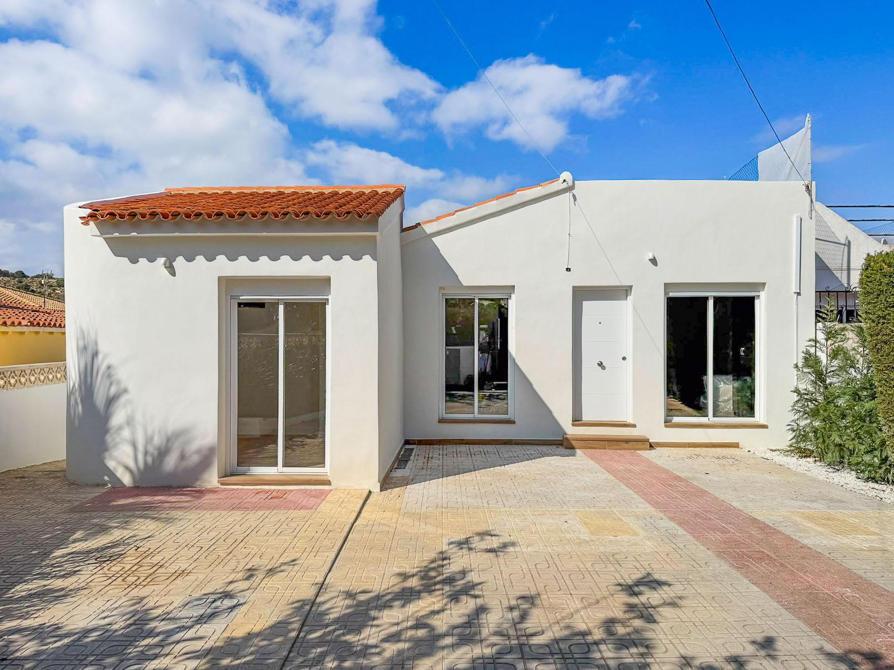 Villa in La Nucia — image 1