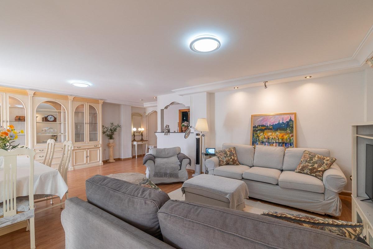 Penthouse in Torrevieja — image 2