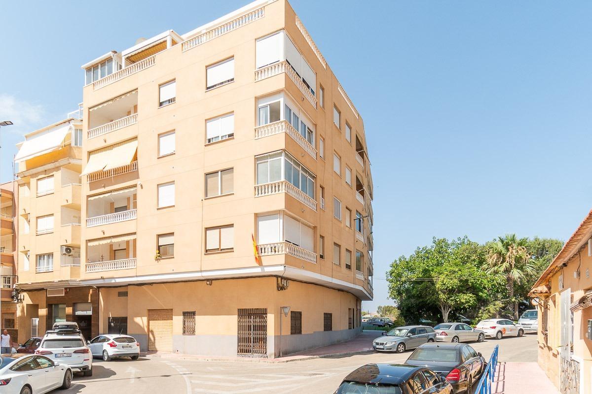 Apartment in Torrevieja — image 2