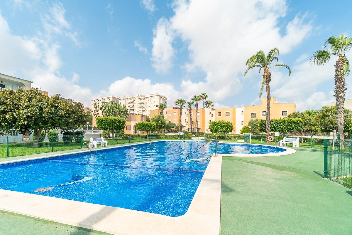 Bungalow in Torrevieja — image 1