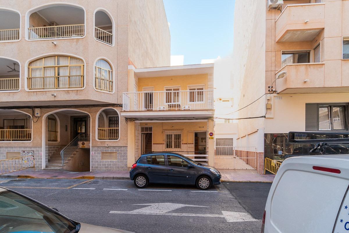 Apartment in Torrevieja — image 1