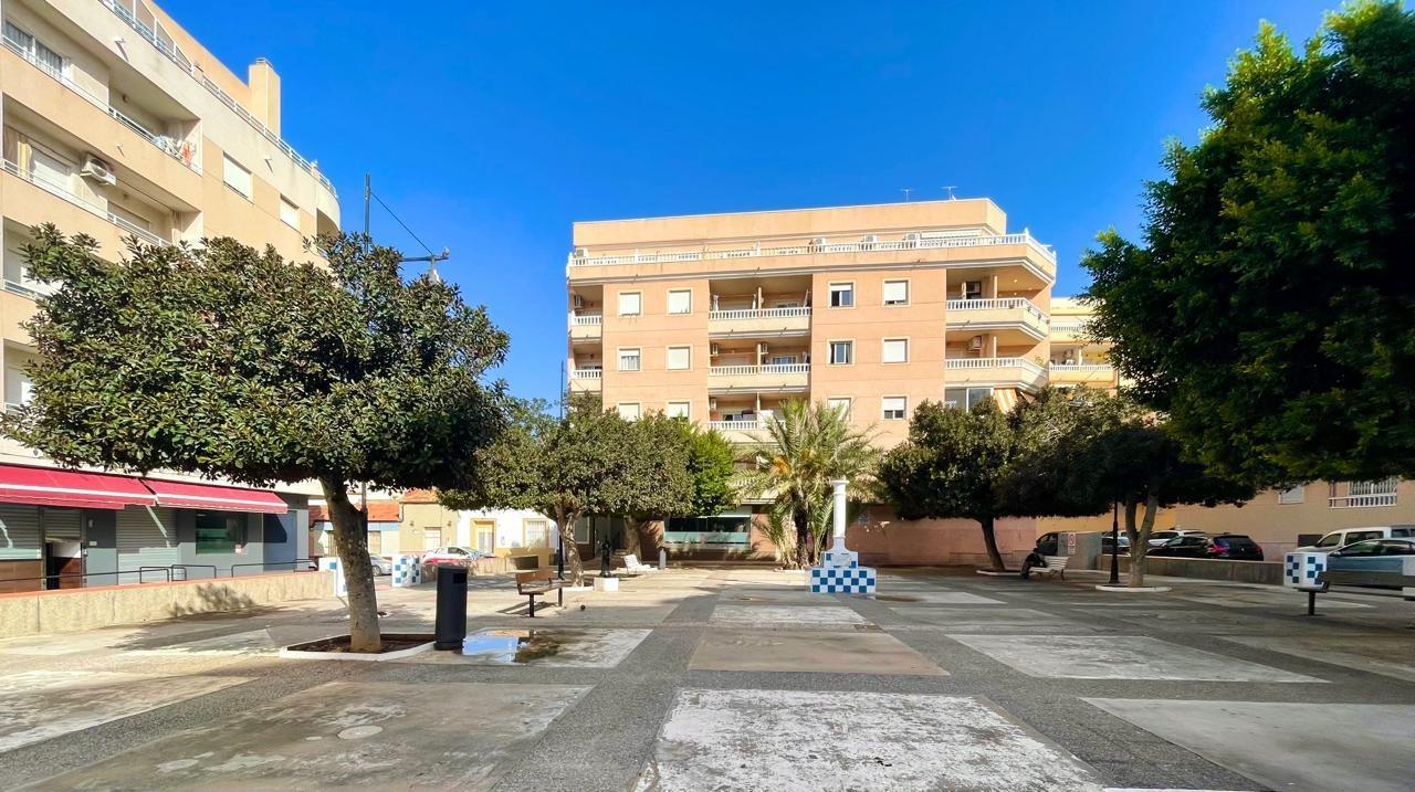 Apartment in Torrevieja — image 3