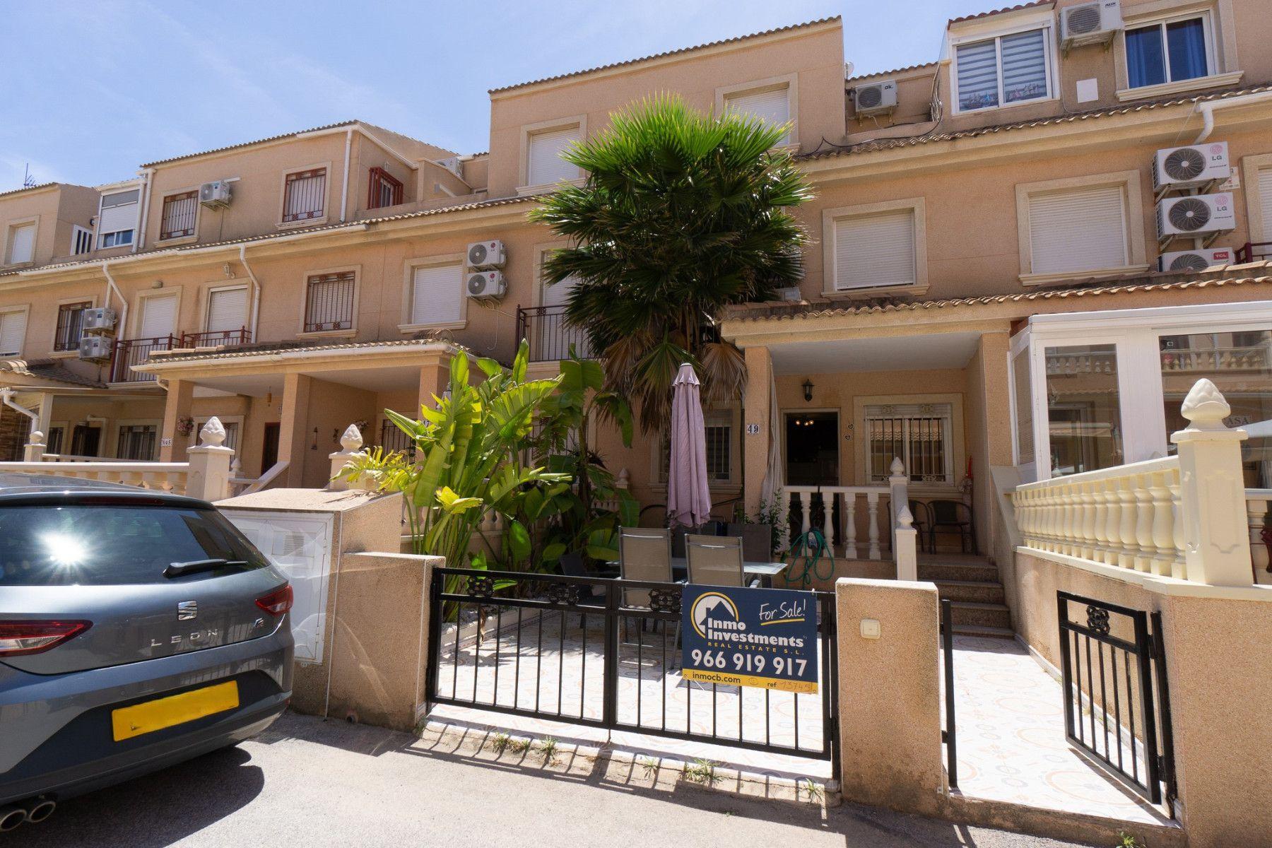 Townhouse in Orihuela Costa — image 1