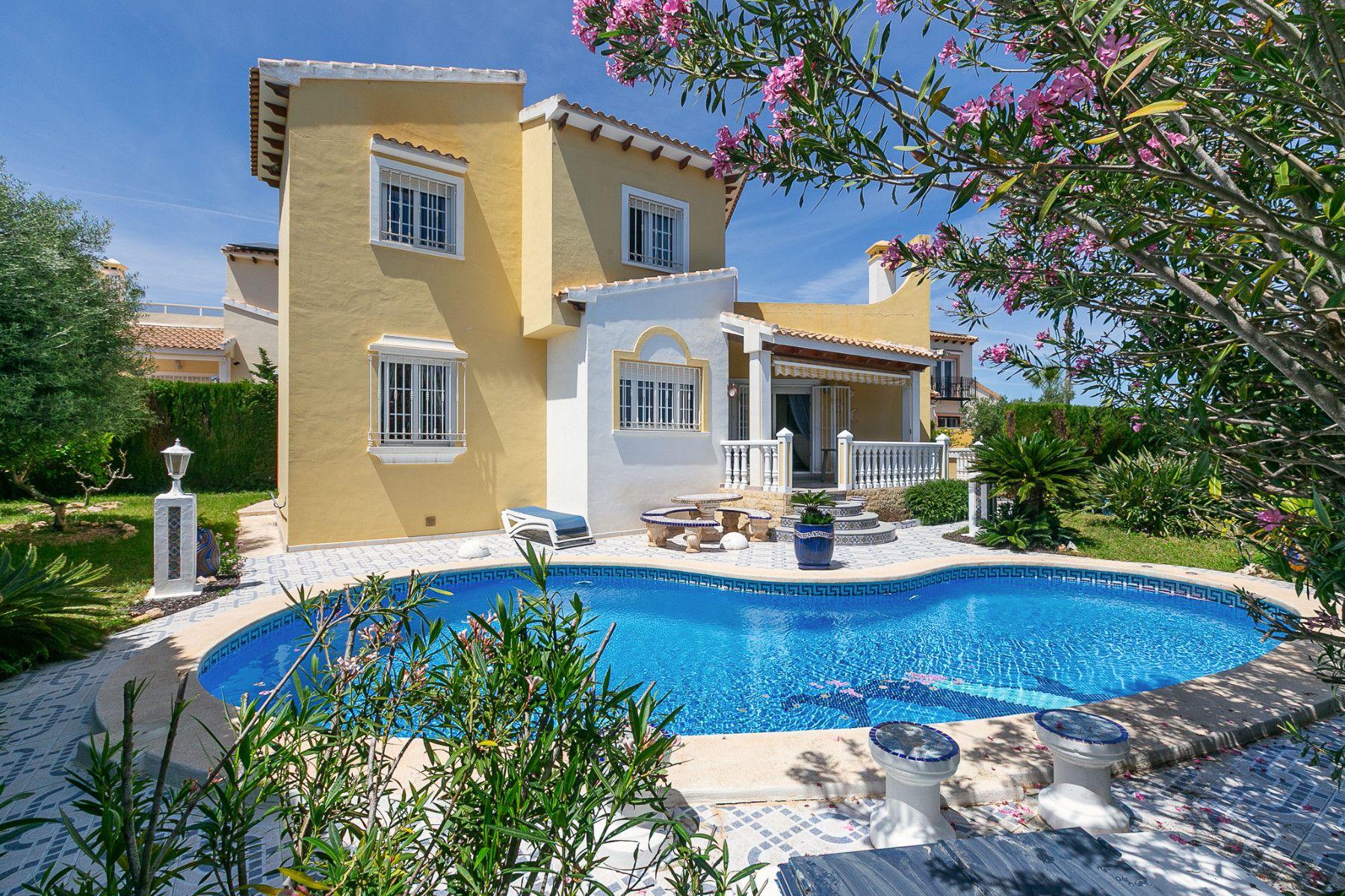 Villa in Orihuela Costa — image 1