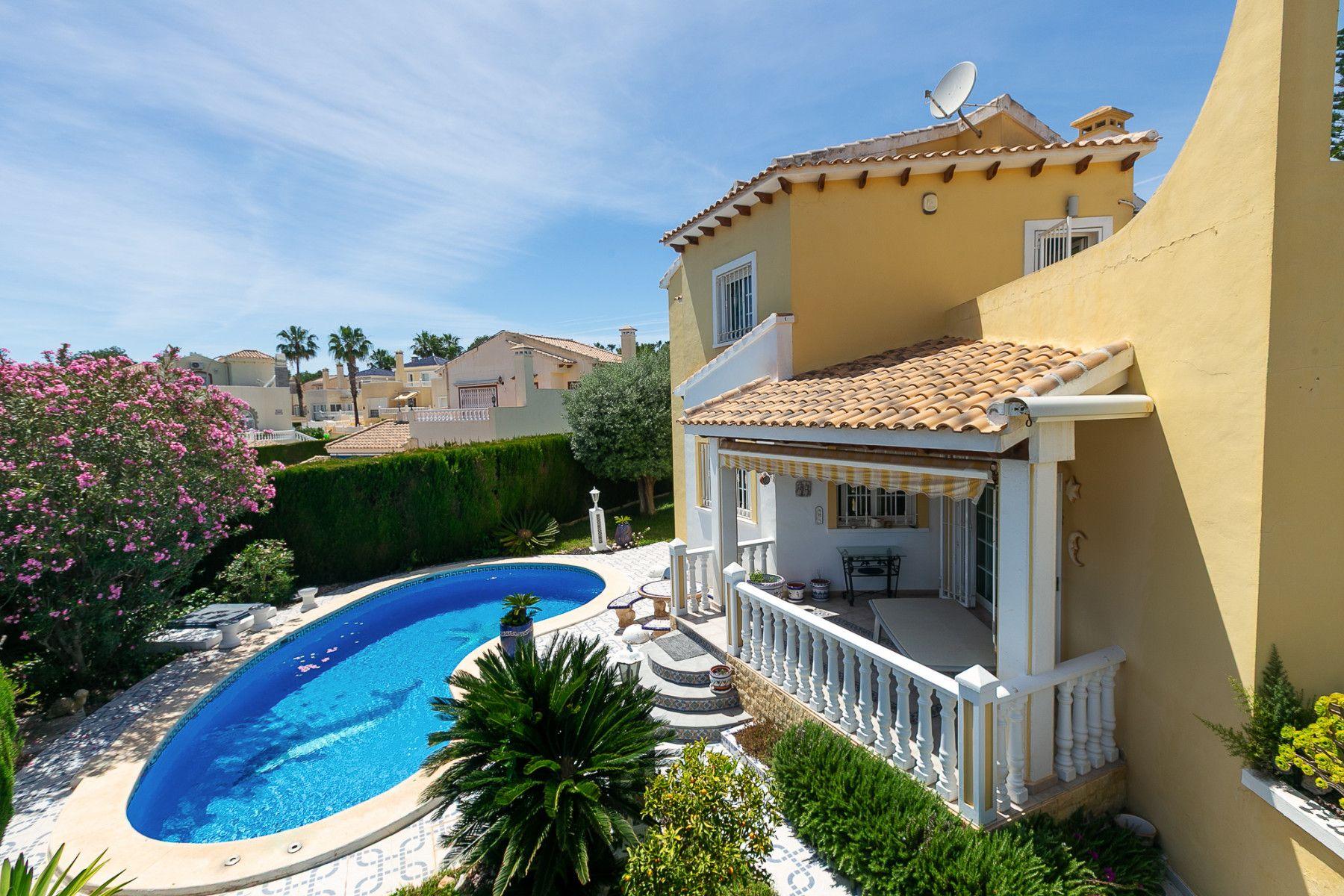 Villa in Orihuela Costa — image 2