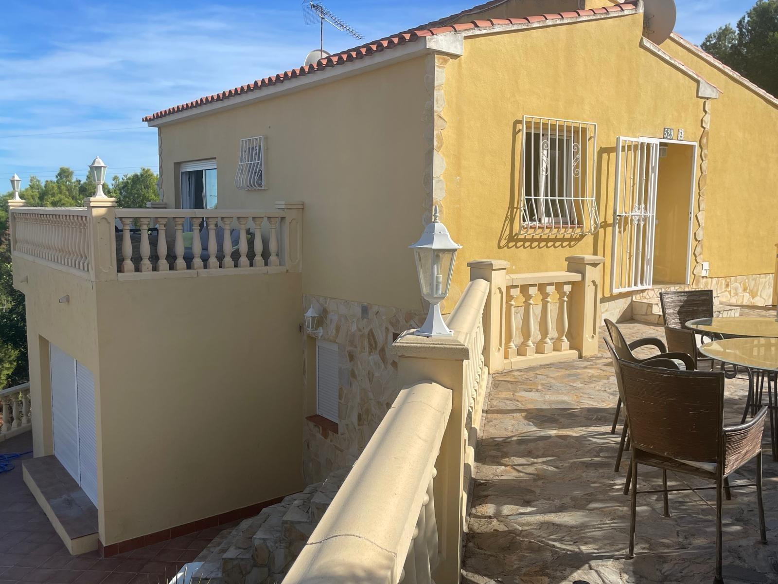 Villa in La Nucia — image 2
