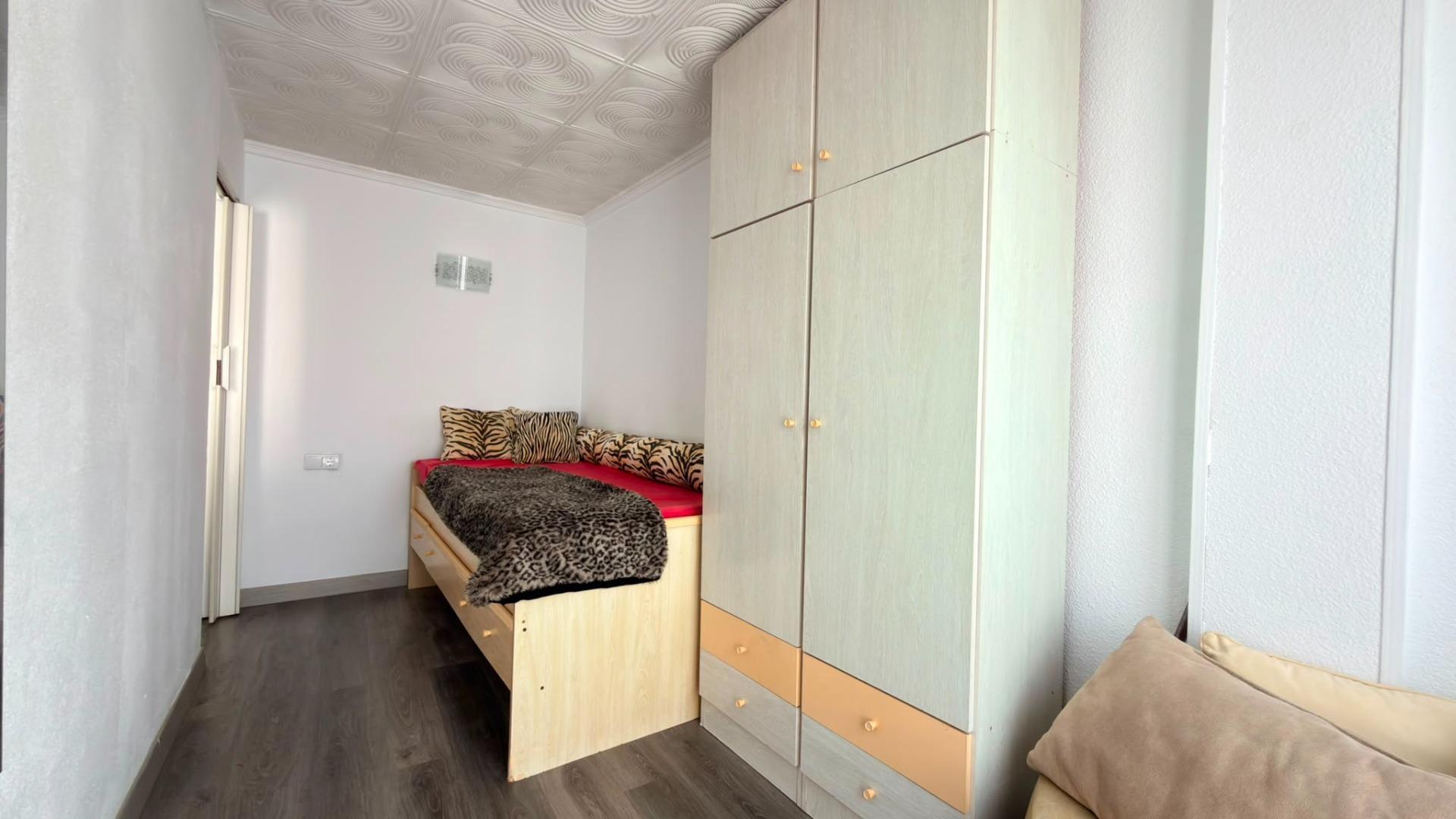 Apartment in Alicante — image 7