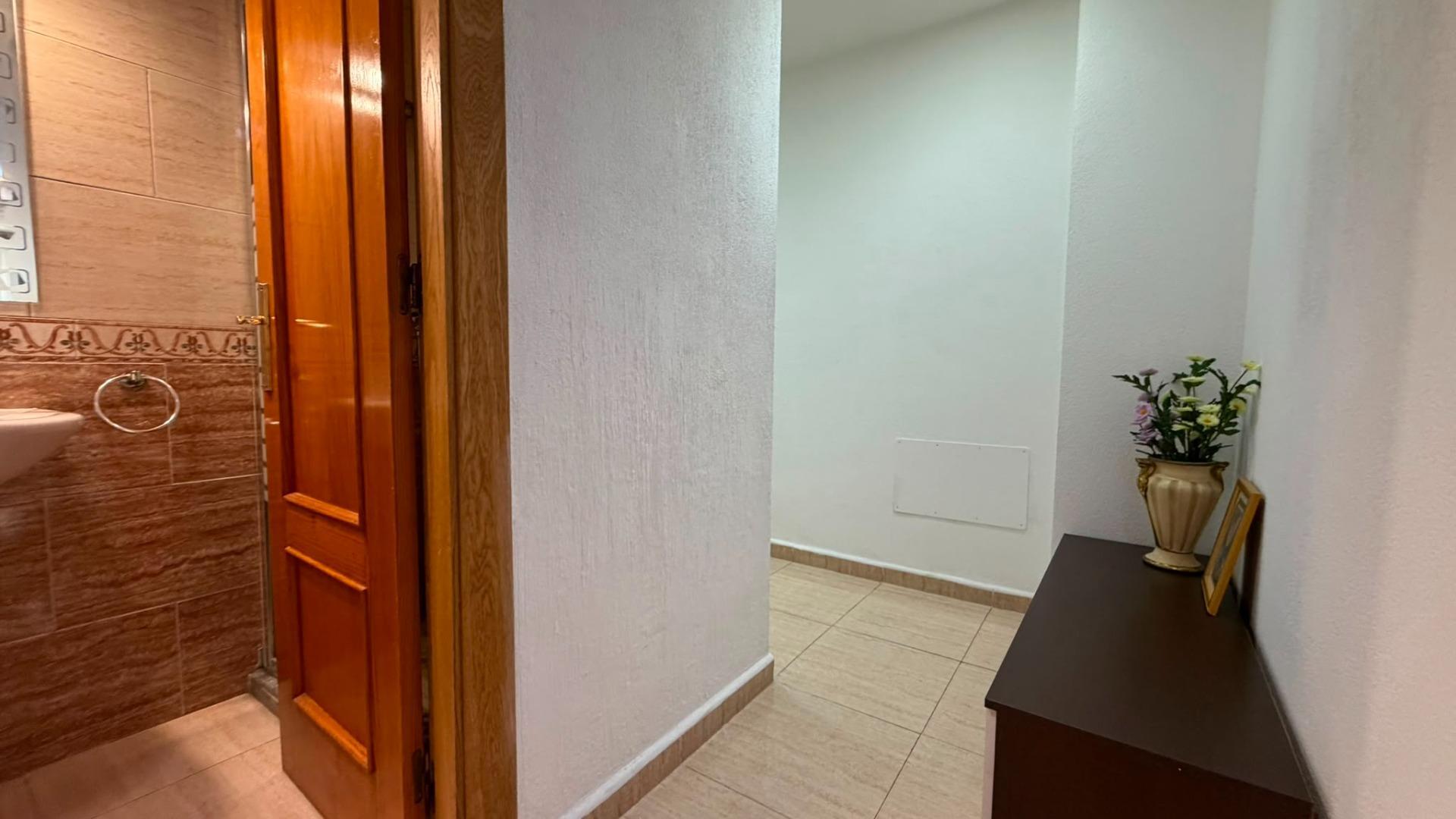 Apartment in Torrevieja — image 3