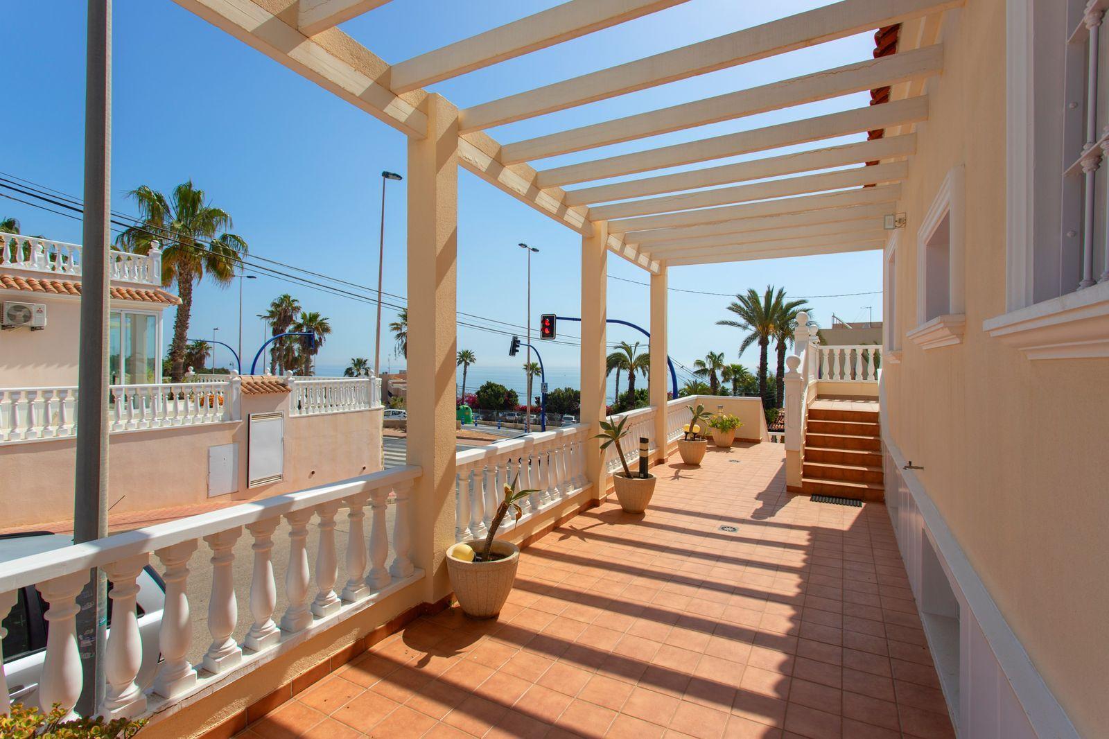 Villa in Torrevieja — image 6