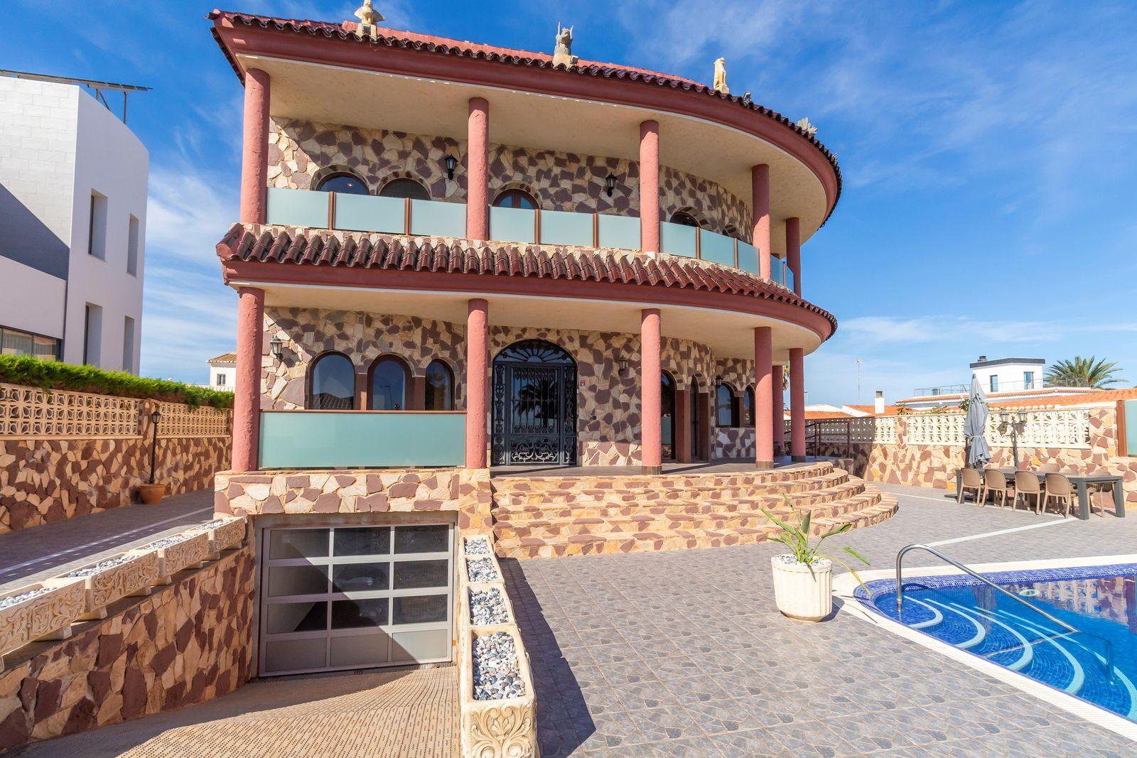 Villa in Orihuela Costa - La Zenia — image 2