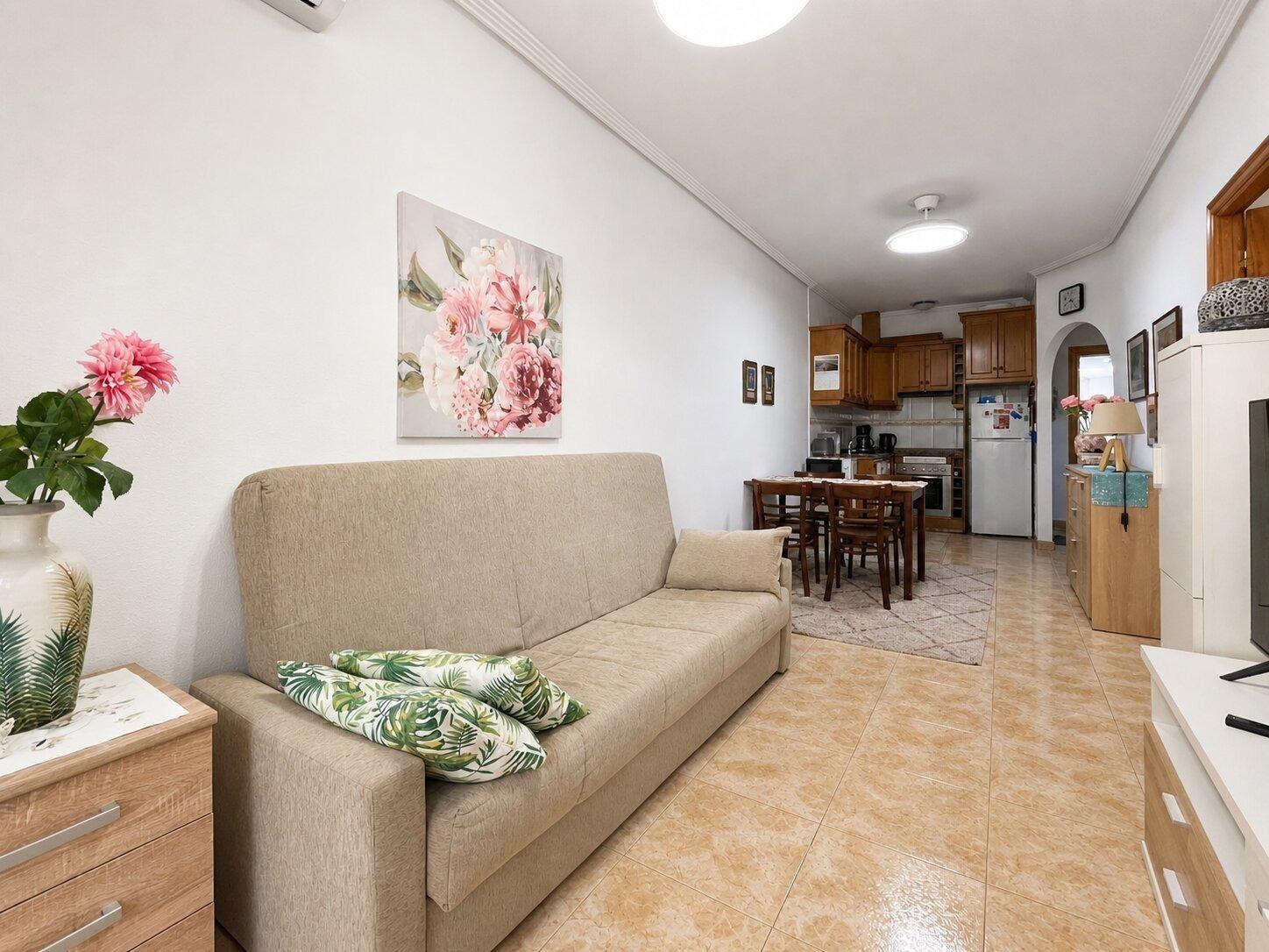 Apartment in Torrevieja - Centro — image 1