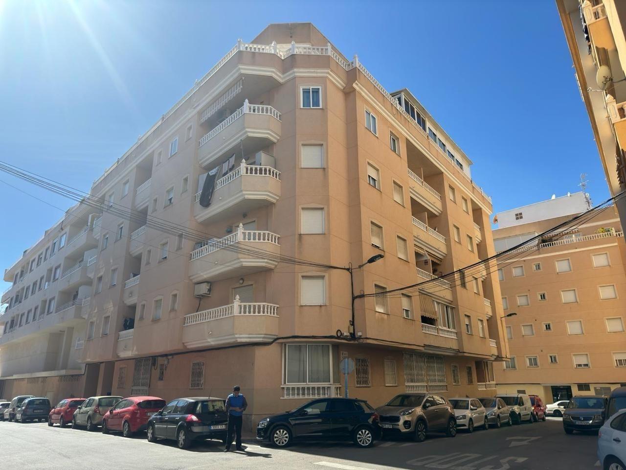 Apartment in Torrevieja - Centro — image 1
