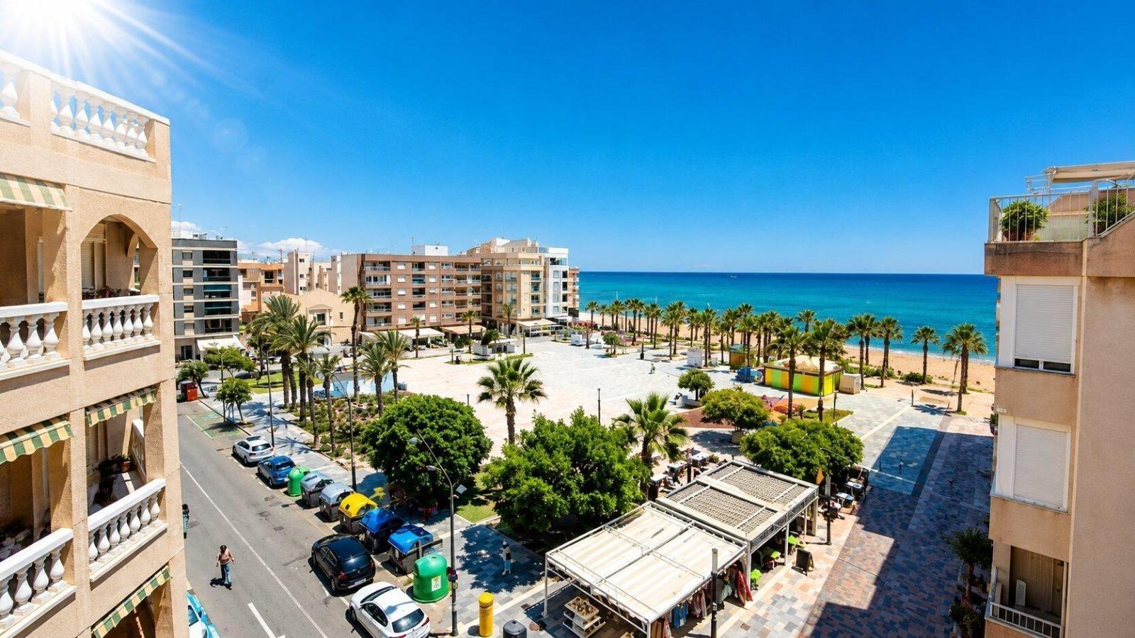 Apartment in Torrevieja - La Mata pueblo — image 1