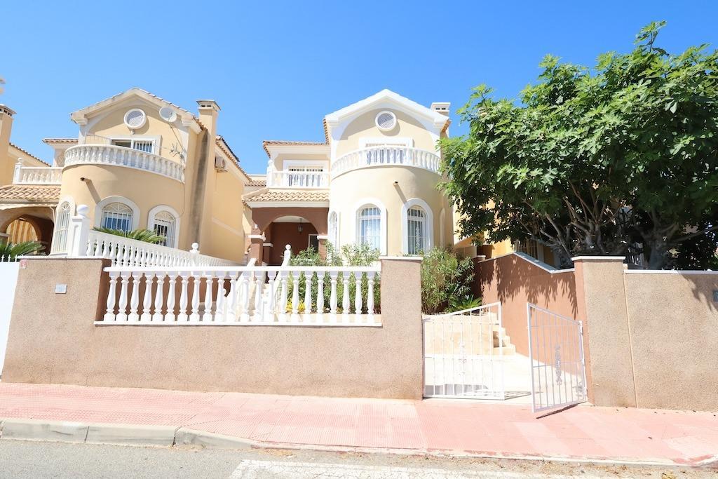 Chalet in Orihuela Costa - Las Filipinas — image 2
