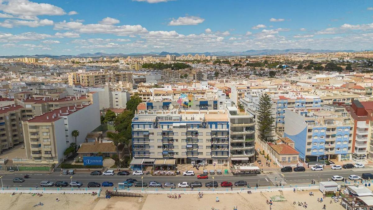 Apartment in Torrevieja — image 1