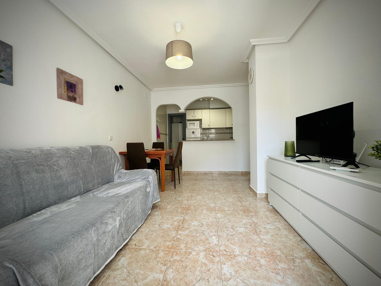 Apartment in Torrevieja — image 2