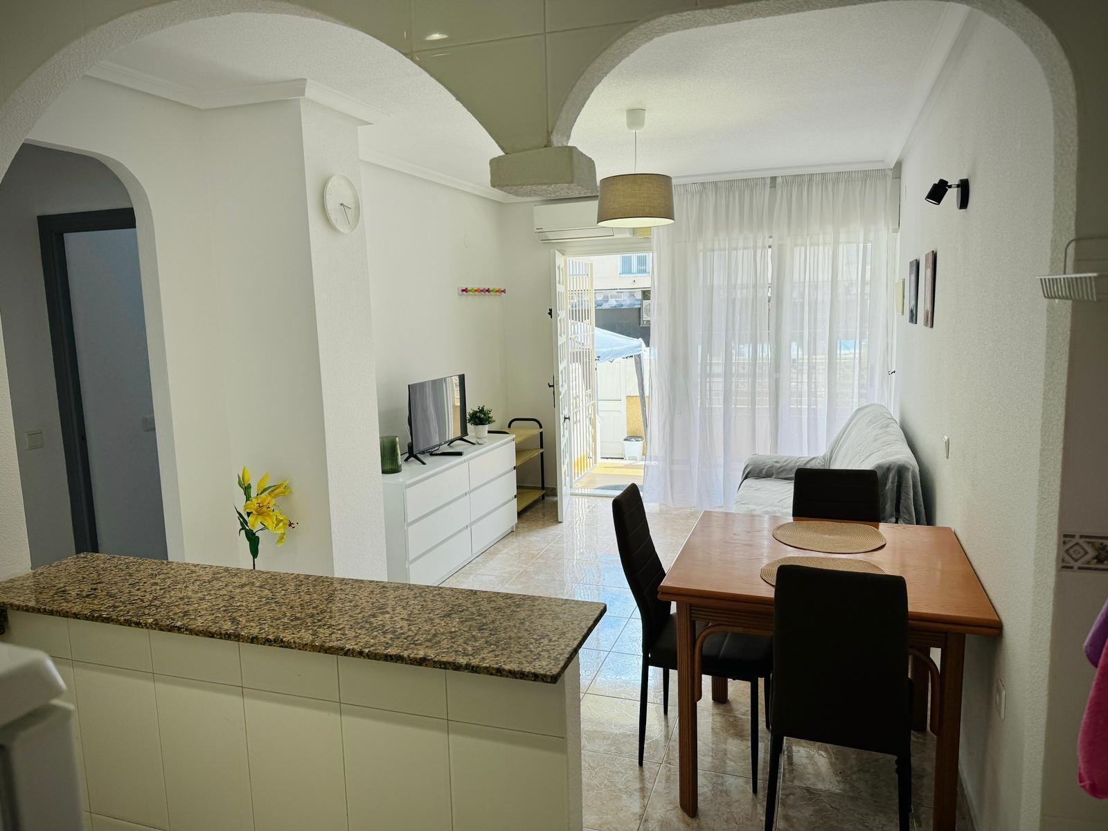 Apartment in Torrevieja — image 3