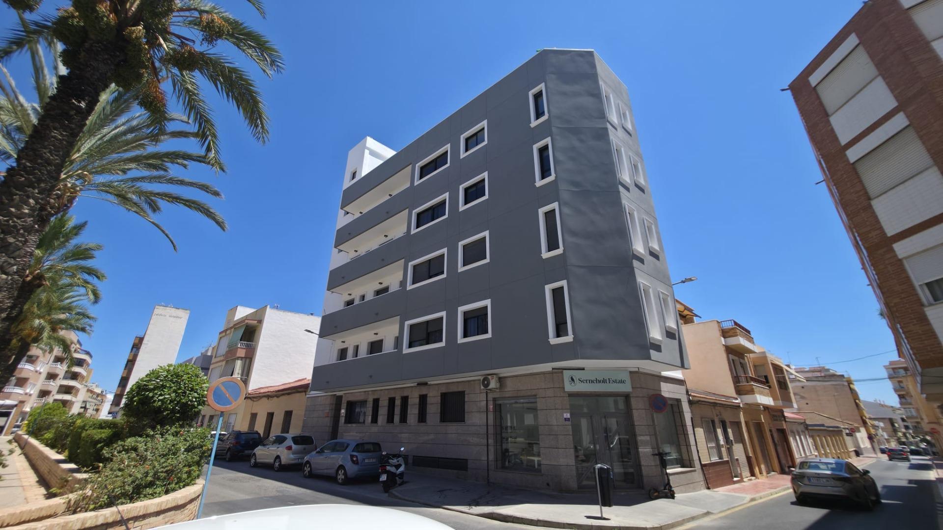 Apartment in Torrevieja — image 2