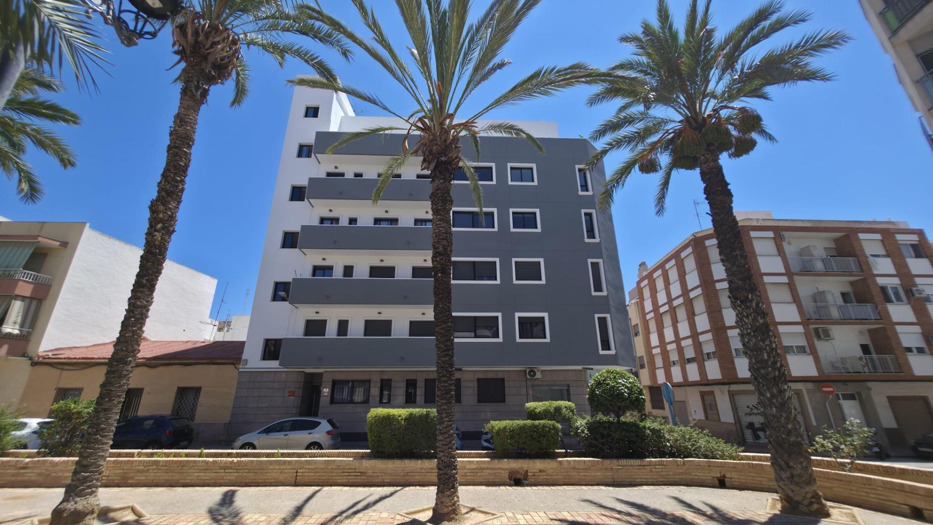 Apartment in Torrevieja — image 3