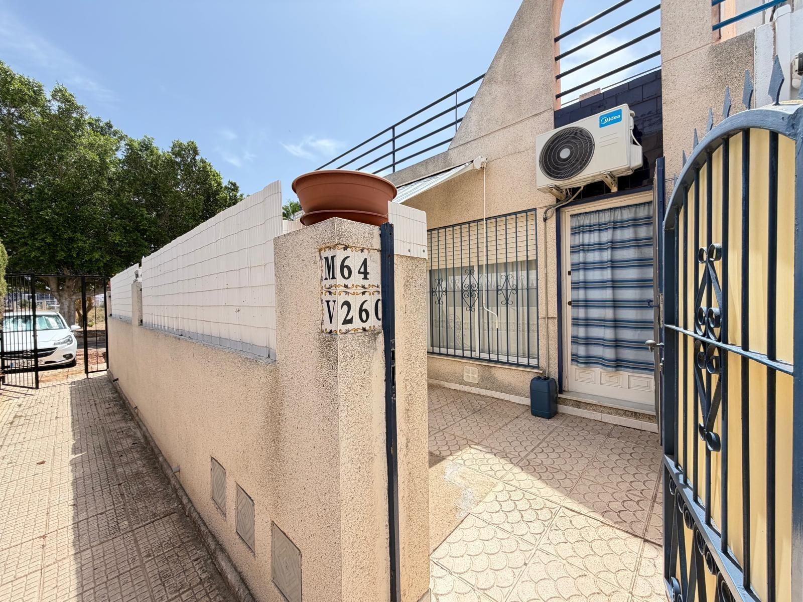 Terraced house in Torrevieja — image 1